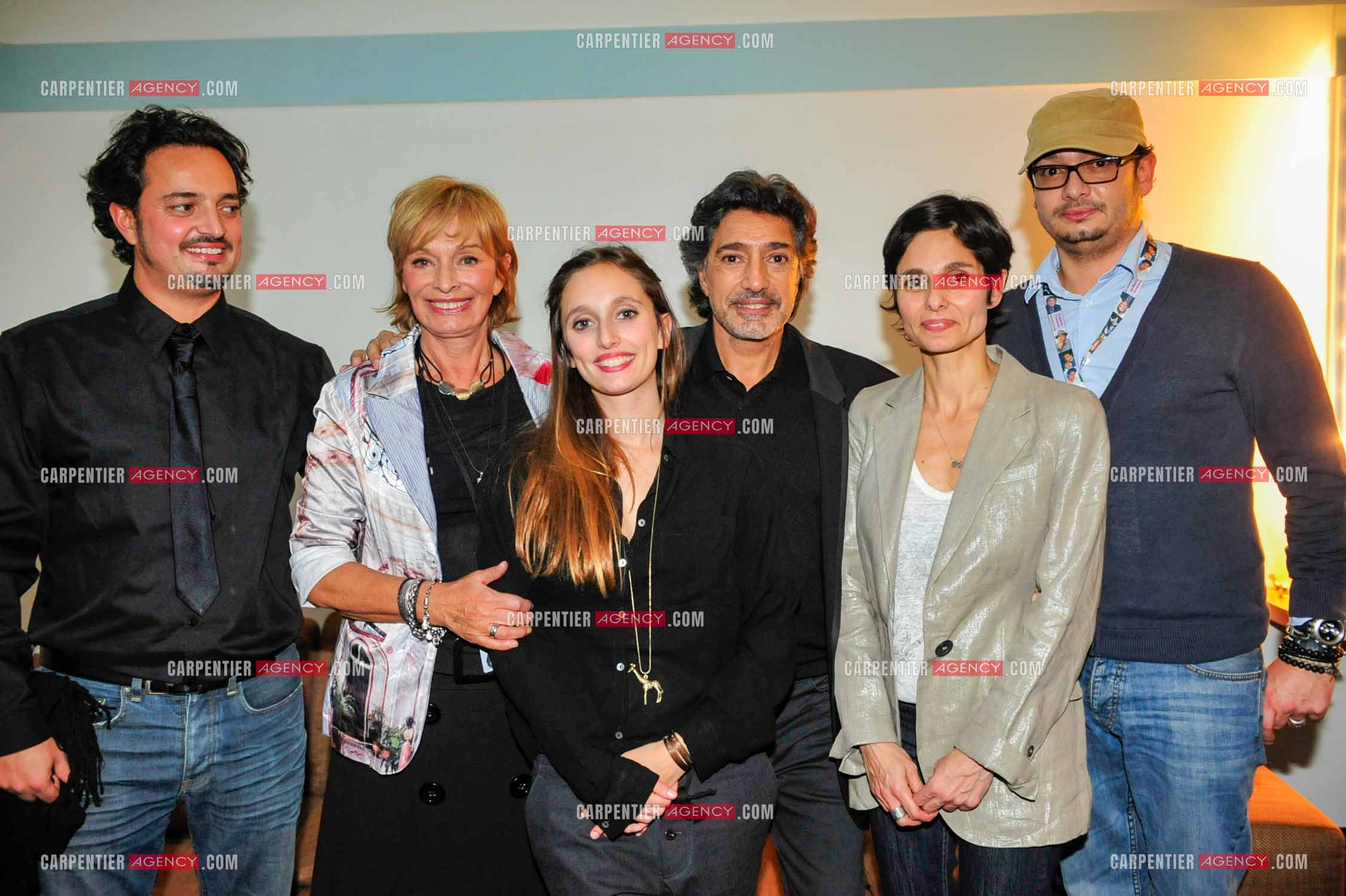 Le chanteur Frédéric François à l'Olympia du 11 au 20 février 2011. La famille Barracato au complet dans la loge, Frédéric François et sa femme Monique entourés de leurs enfants, Vincent, Victoria, Gloria et Anthony. ( Exclusif )