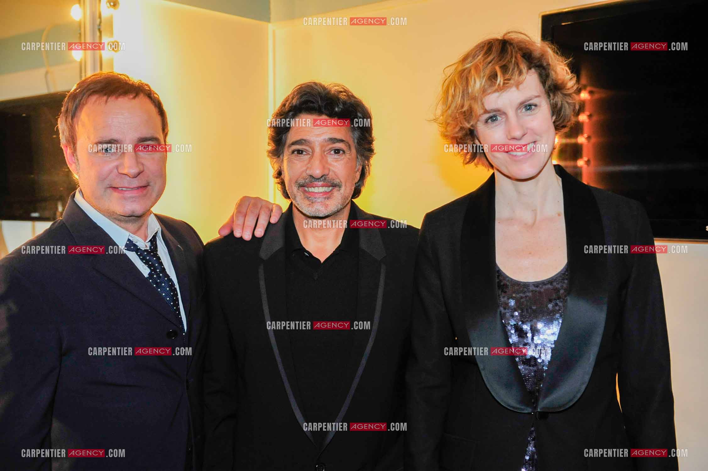 Le chanteur Frédéric François à l'Olympia du 11 au 20 février 2011. Dans les loges, Frédéric François reçoit Fabien Lecoeuvre et sa femme Anne Richard.  ( Exclusif )