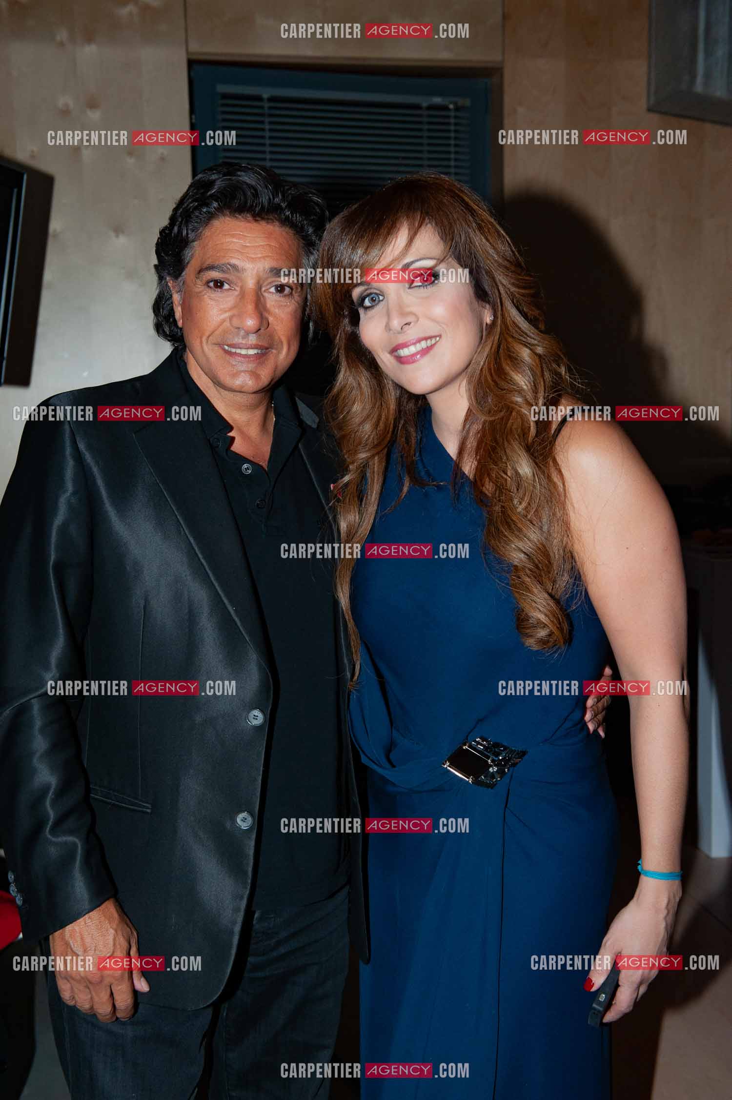 La chanteuse Hélène Ségara et le chanteur Frédéric François dans les loges lors du TéléVie à Bruxelles en 2011.     ( Exclusif )