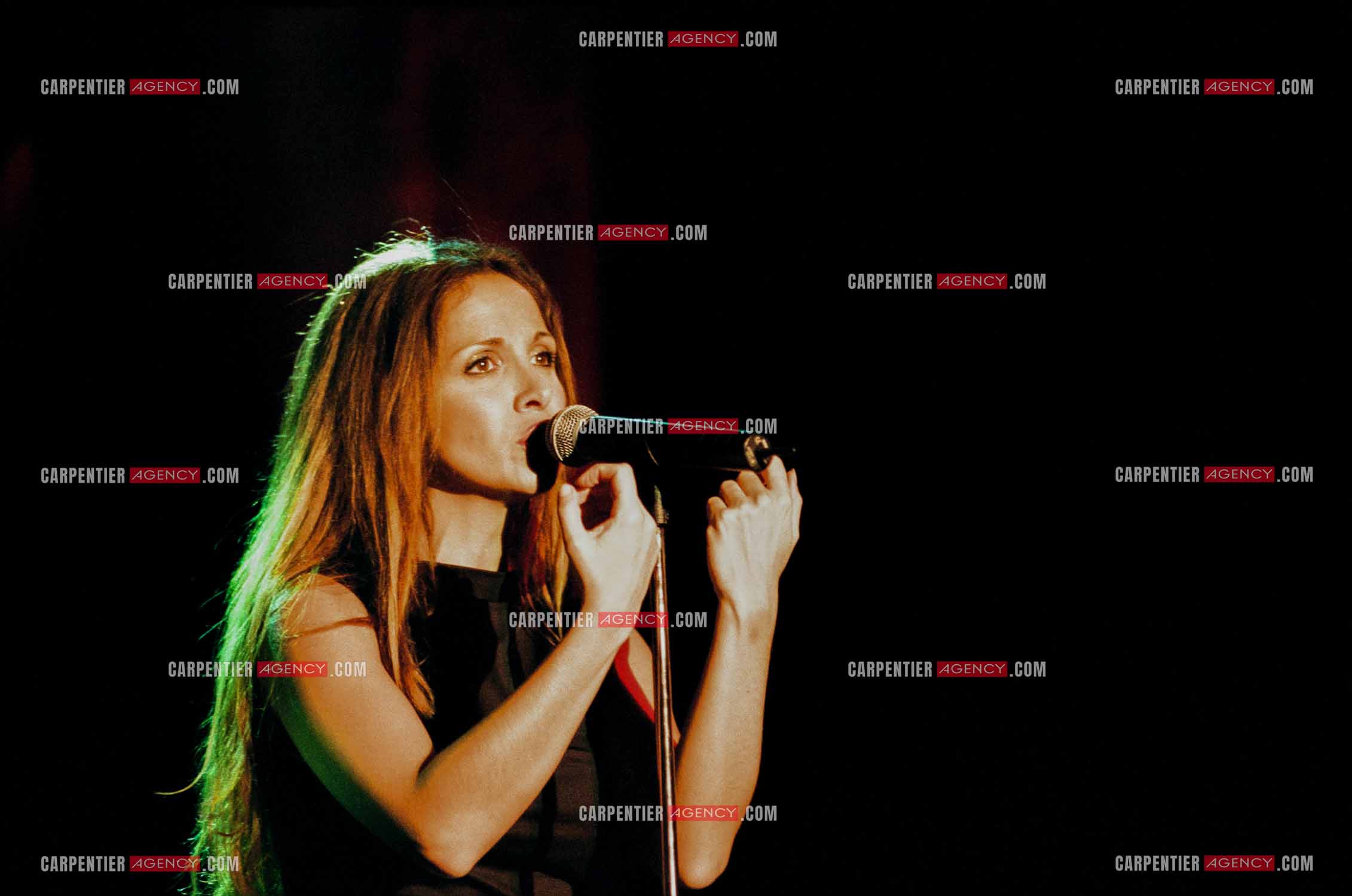 La chanteuse Hélène Ségara en concert.    ( Exclusif )
