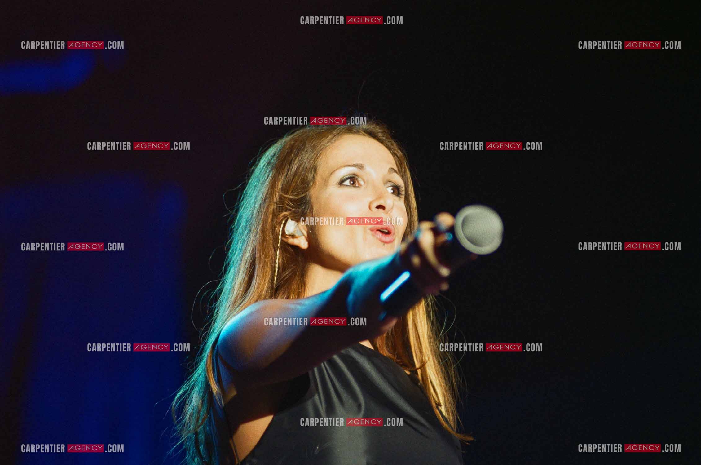 La chanteuse Hélène Ségara en concert.    ( Exclusif )