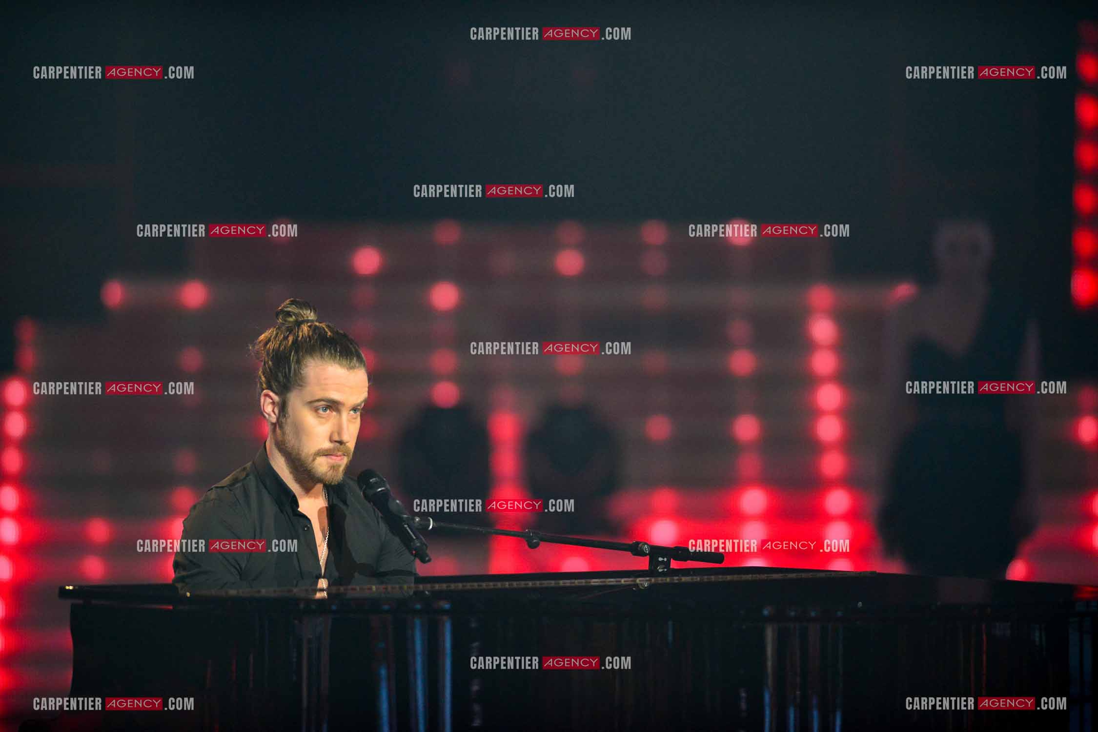 Le chanteur Julien Doré invité de l'émission The Voice.   ( Exclusif )