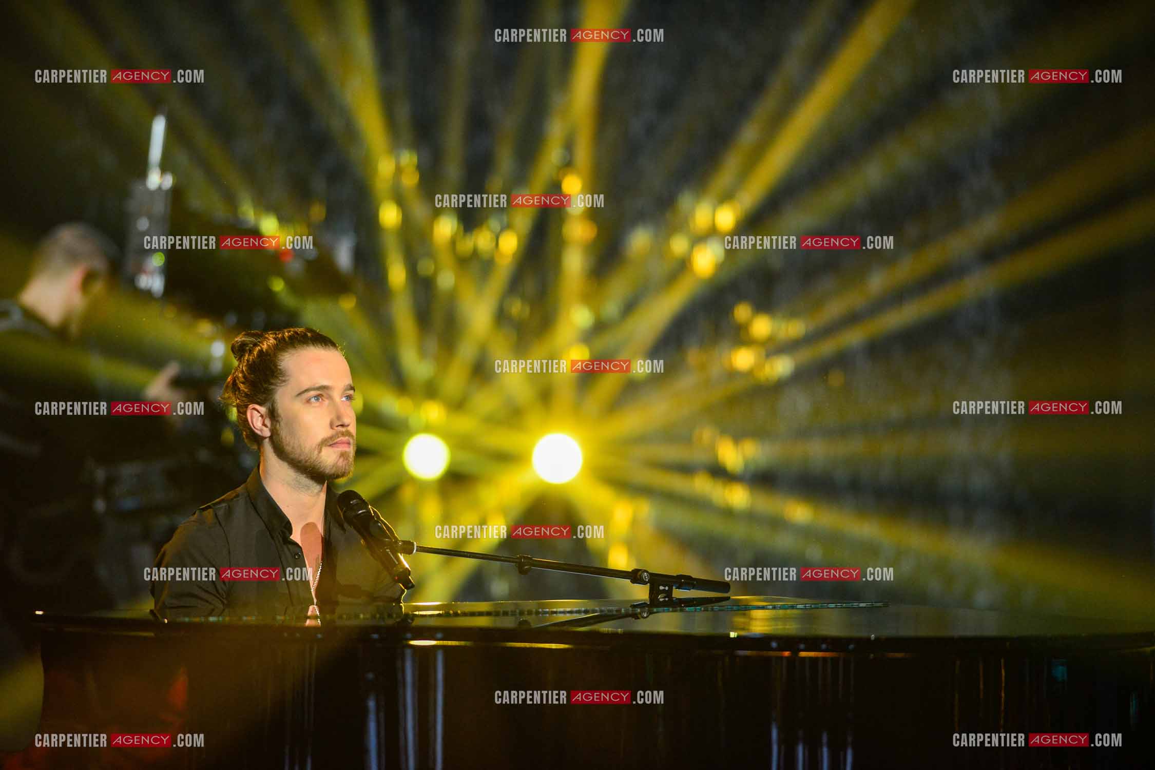 Le chanteur Julien Doré invité de l'émission The Voice.   ( Exclusif )