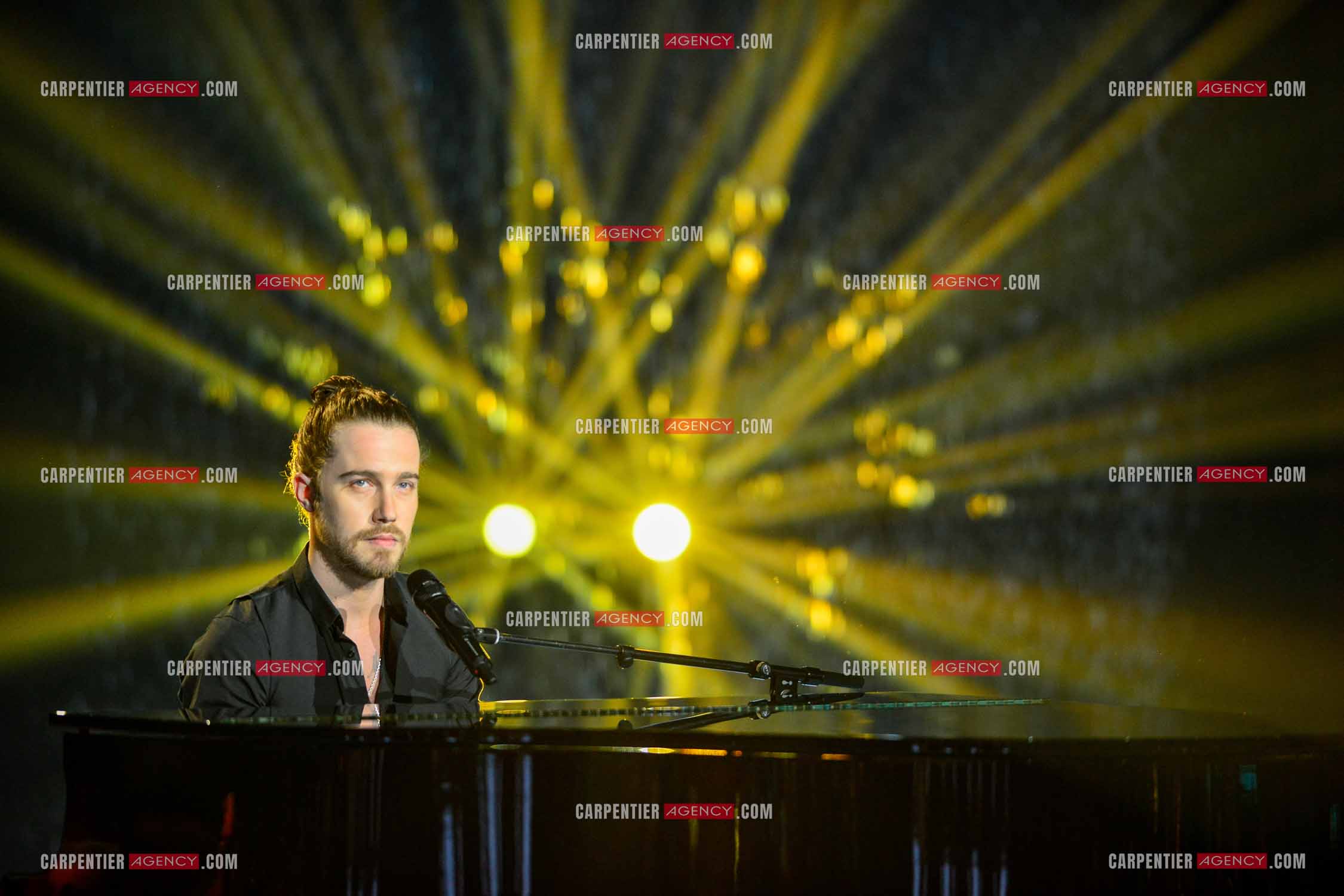 Le chanteur Julien Doré invité de l'émission The Voice.   ( Exclusif )