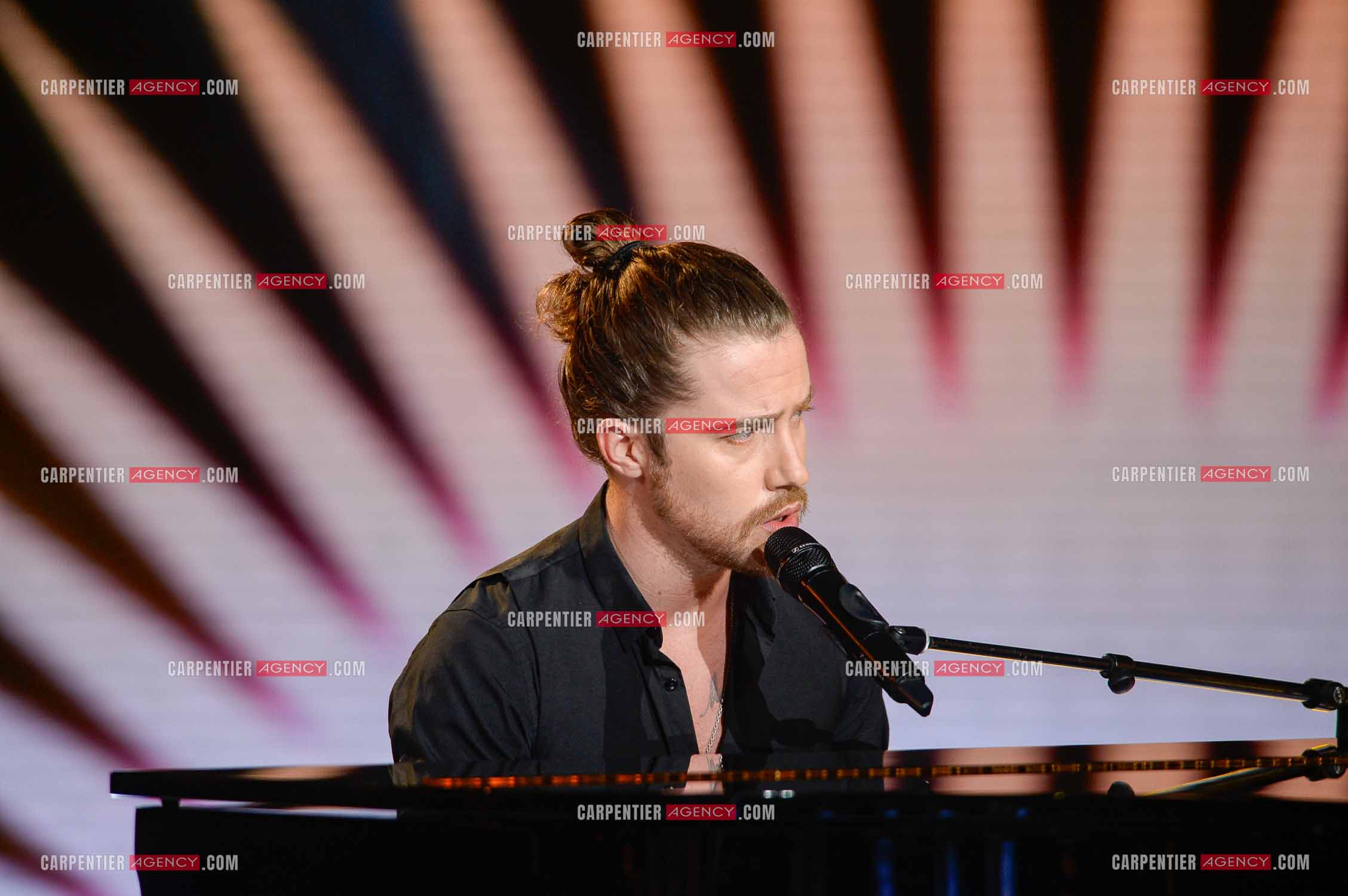 Le chanteur Julien Doré invité de l'émission The Voice.   ( Exclusif )