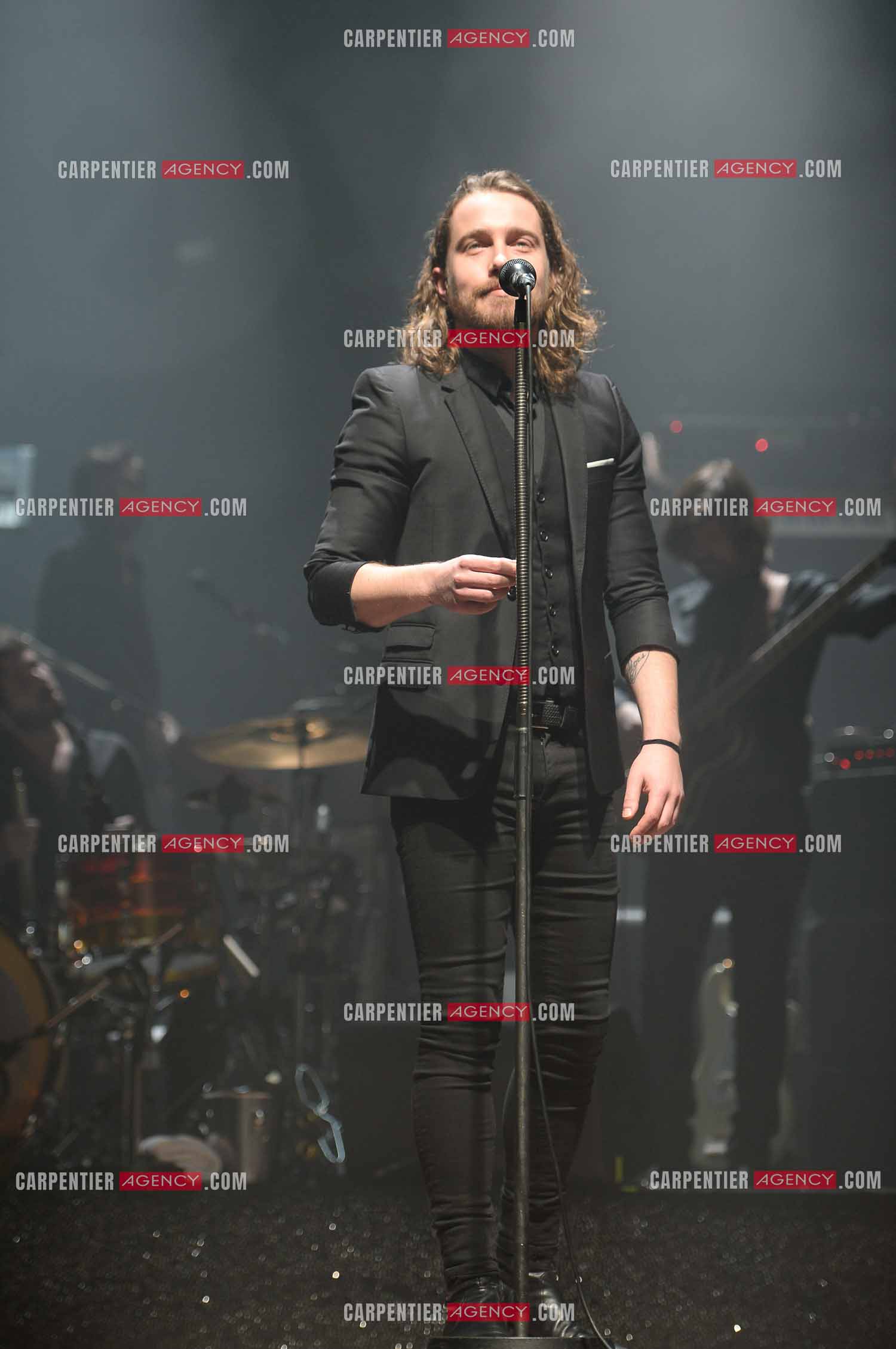 Le chanteur Julien Doré en concert au Zénith de Paris en 2015.