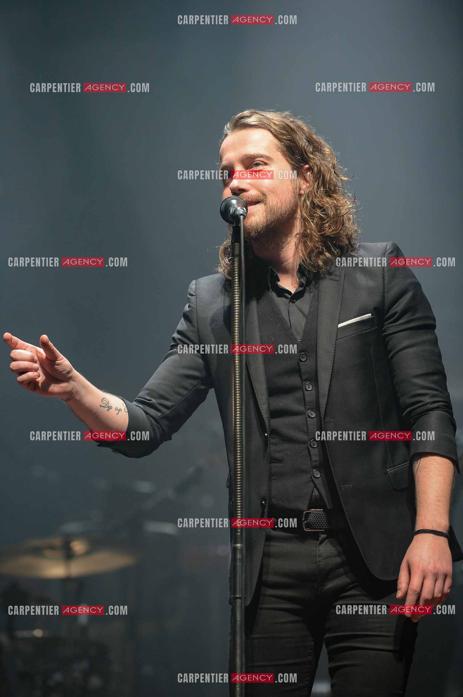 Le chanteur Julien Doré en concert au Zénith de Paris en 2015.