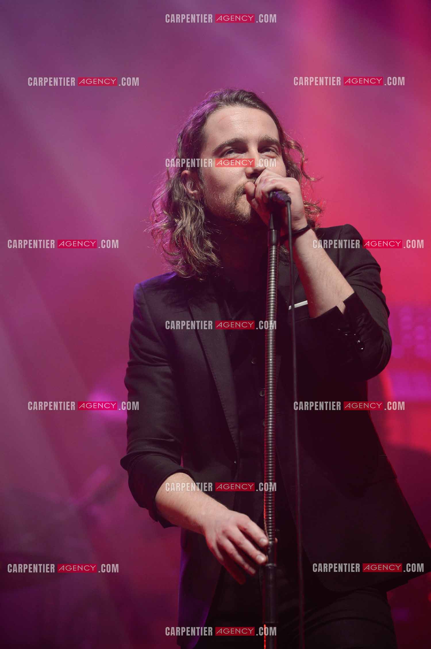 Le chanteur Julien Doré en concert au Zénith de Paris en 2015.