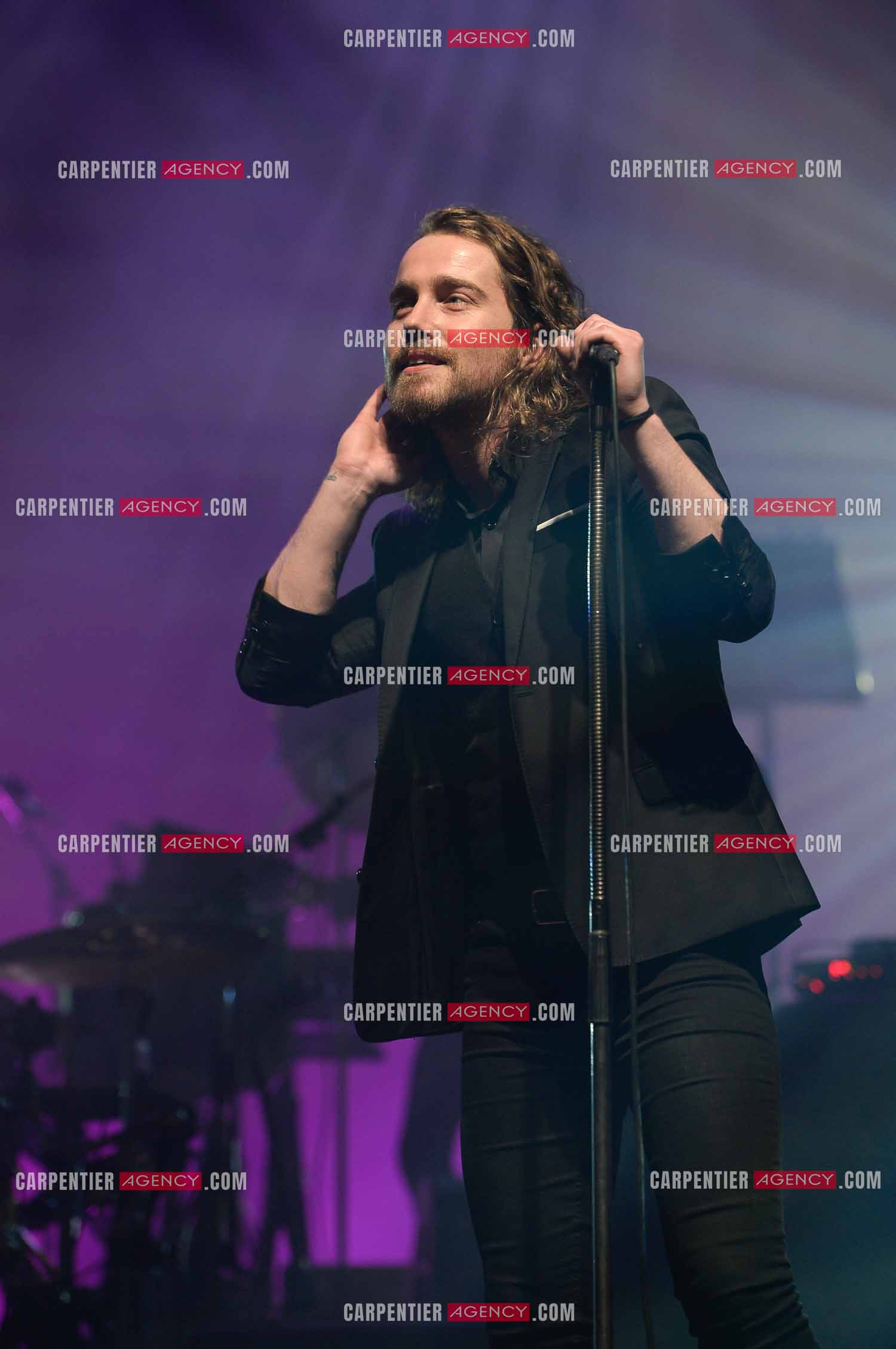 Le chanteur Julien Doré en concert au Zénith de Paris en 2015.