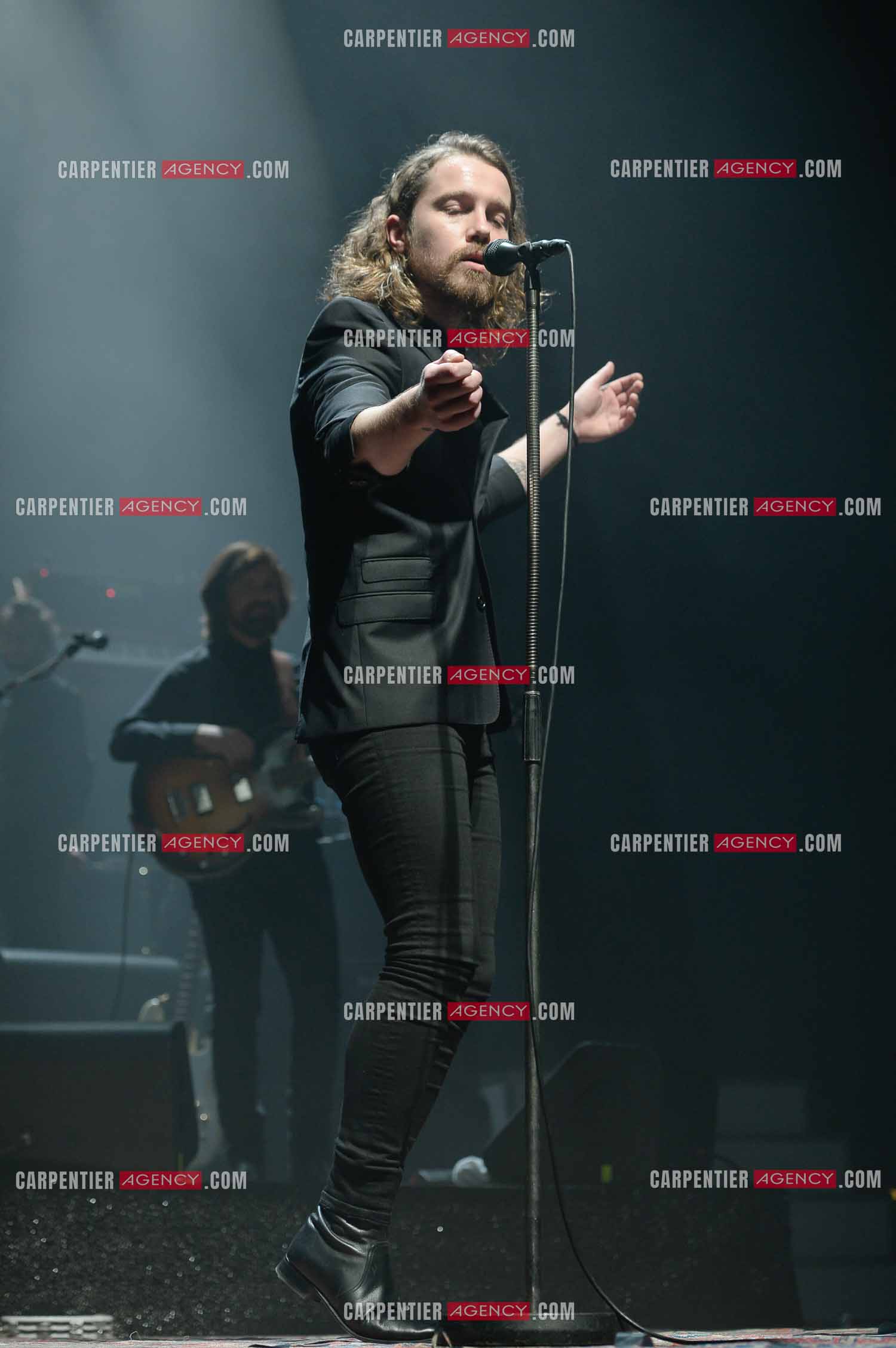 Le chanteur Julien Doré en concert au Zénith de Paris en 2015.