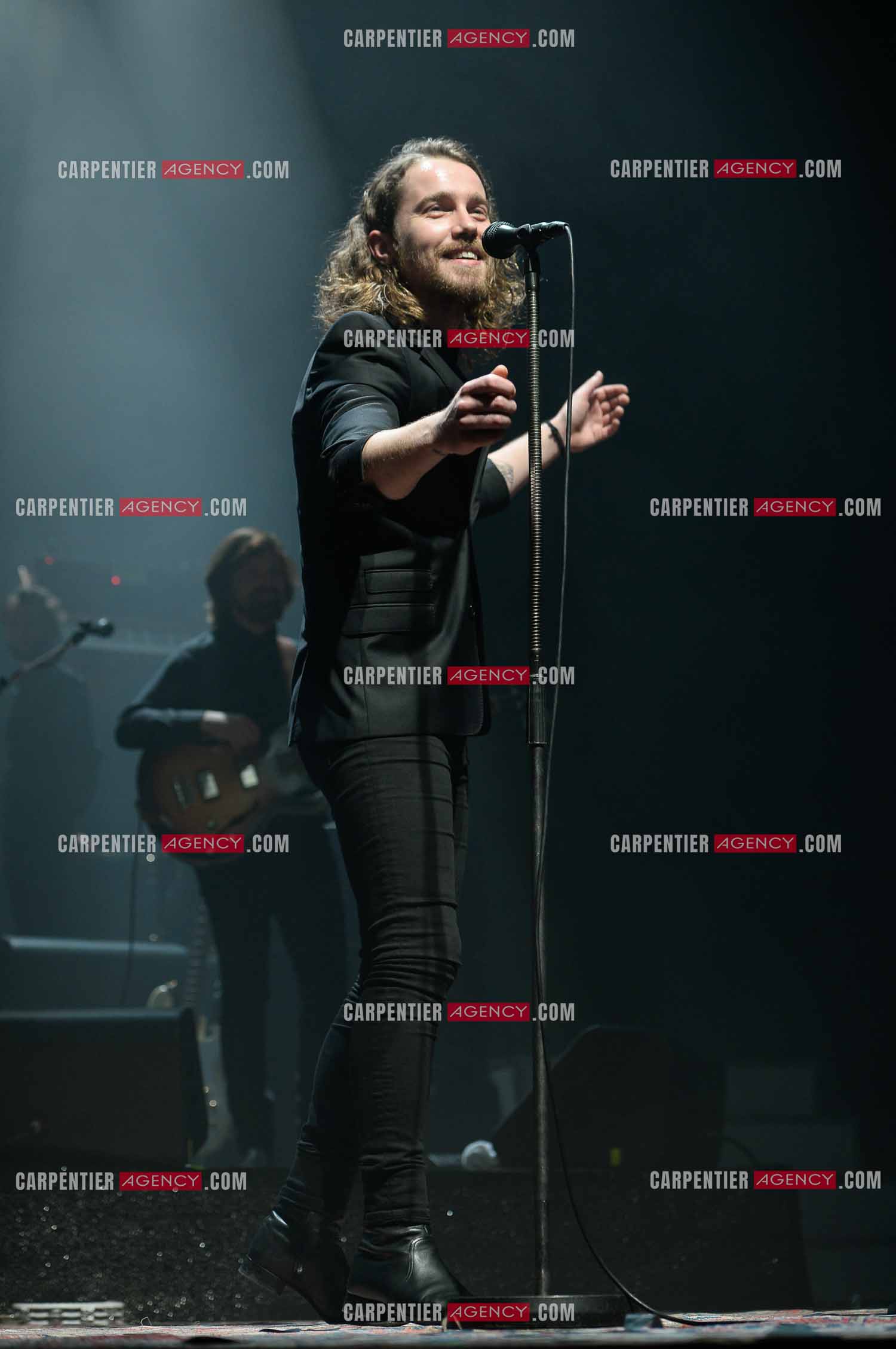 Le chanteur Julien Doré en concert au Zénith de Paris en 2015.