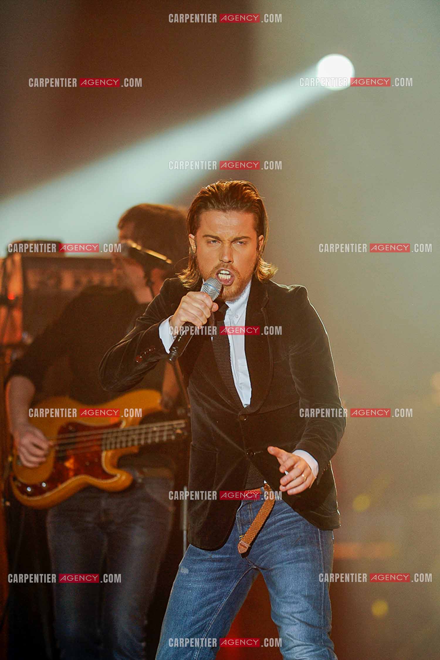 Le chanteur Julien Doré lors des Victoires de la musique en 2009 au Zénith de Paris.