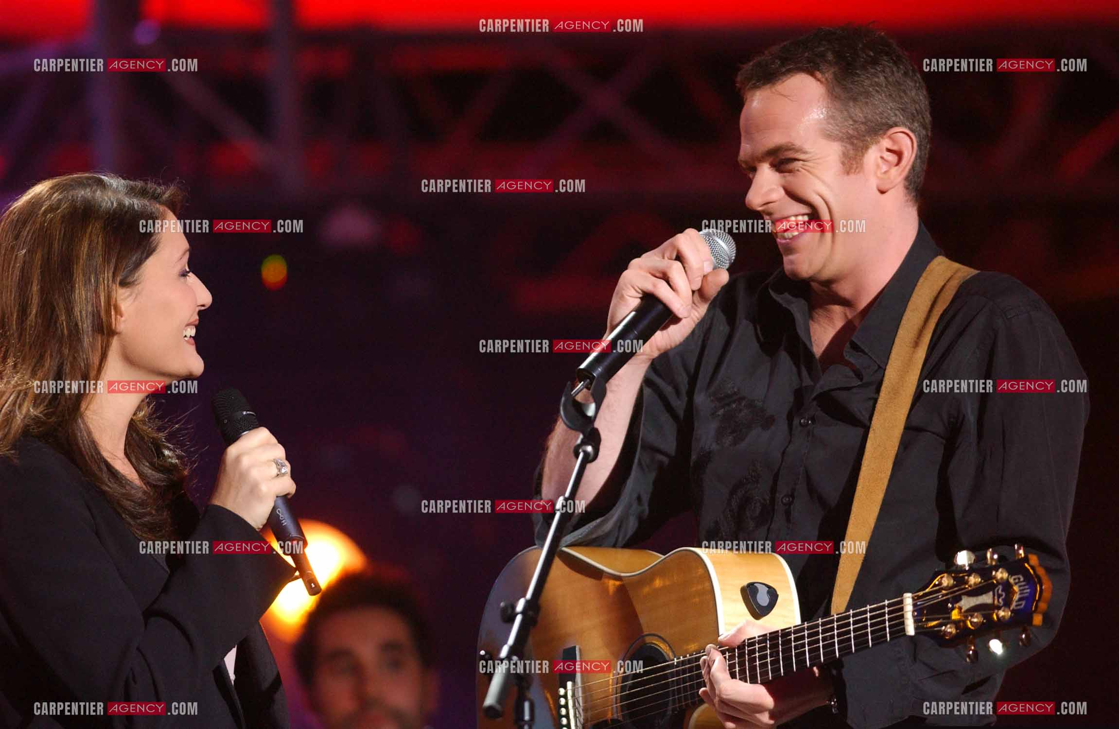 Le chanteur chanteur Garou en concert pour les 20 ans du Zénith de Paris présenté par Daniéla Lumbroso.     ( Exclusif )