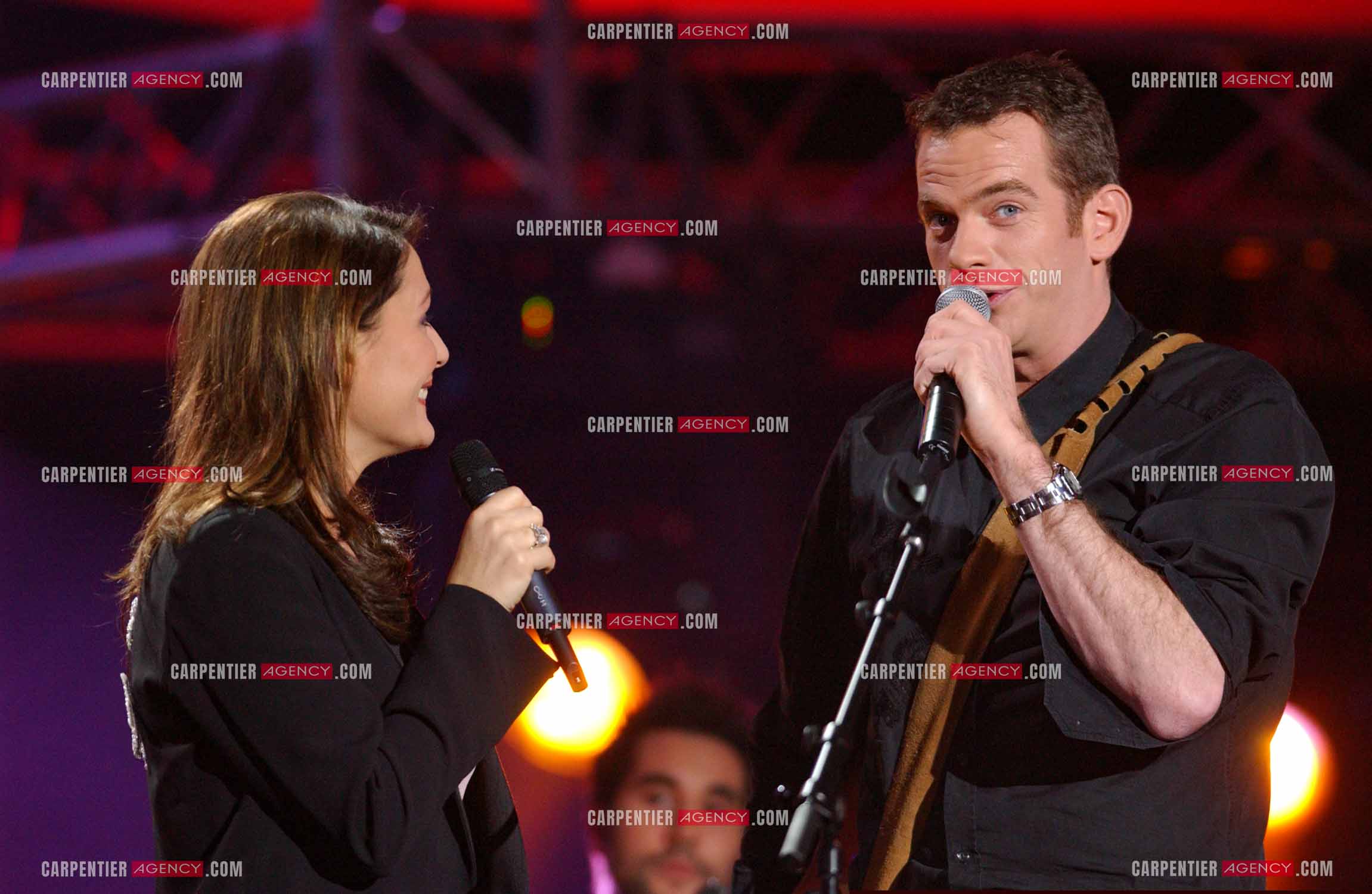 Le chanteur chanteur Garou en concert pour les 20 ans du Zénith de Paris présenté par Daniéla Lumbroso.     ( Exclusif )