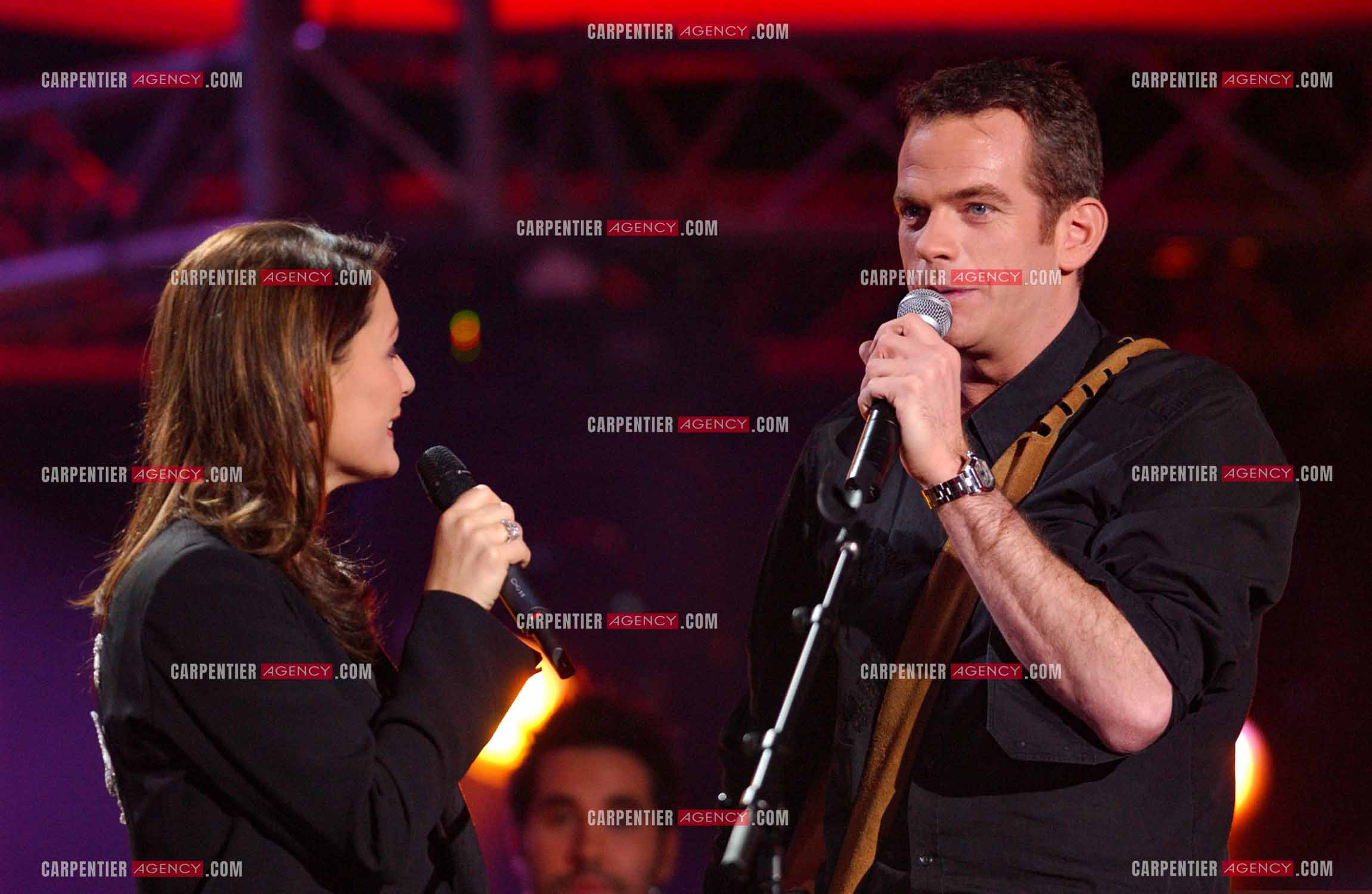 Le chanteur chanteur Garou en concert pour les 20 ans du Zénith de Paris présenté par Daniéla Lumbroso.     ( Exclusif )