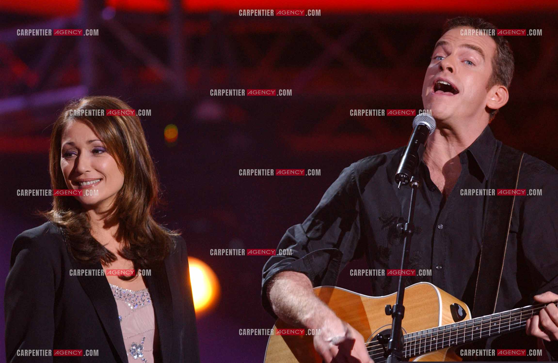 Le chanteur chanteur Garou en concert pour les 20 ans du Zénith de Paris présenté par Daniéla Lumbroso.     ( Exclusif )
