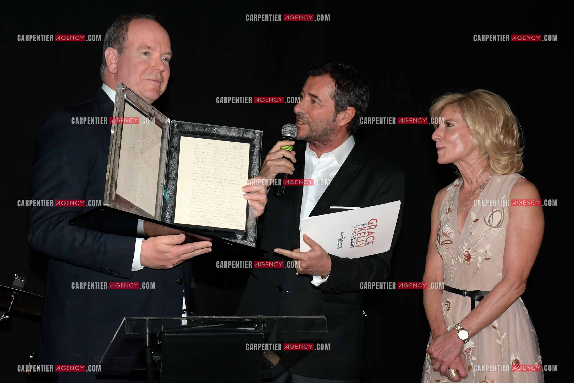 90 èm anniversaire de la naissance de la Princesse Grace Kelly avec comme invité principal le prince Albert II de Monaco le 18 avril 2019. Invité à cette soirée: Le Prince Albert II, Bernard Montiel et Jamie McCourt (ambassadrice des Etas Unis en France et a Monaco).