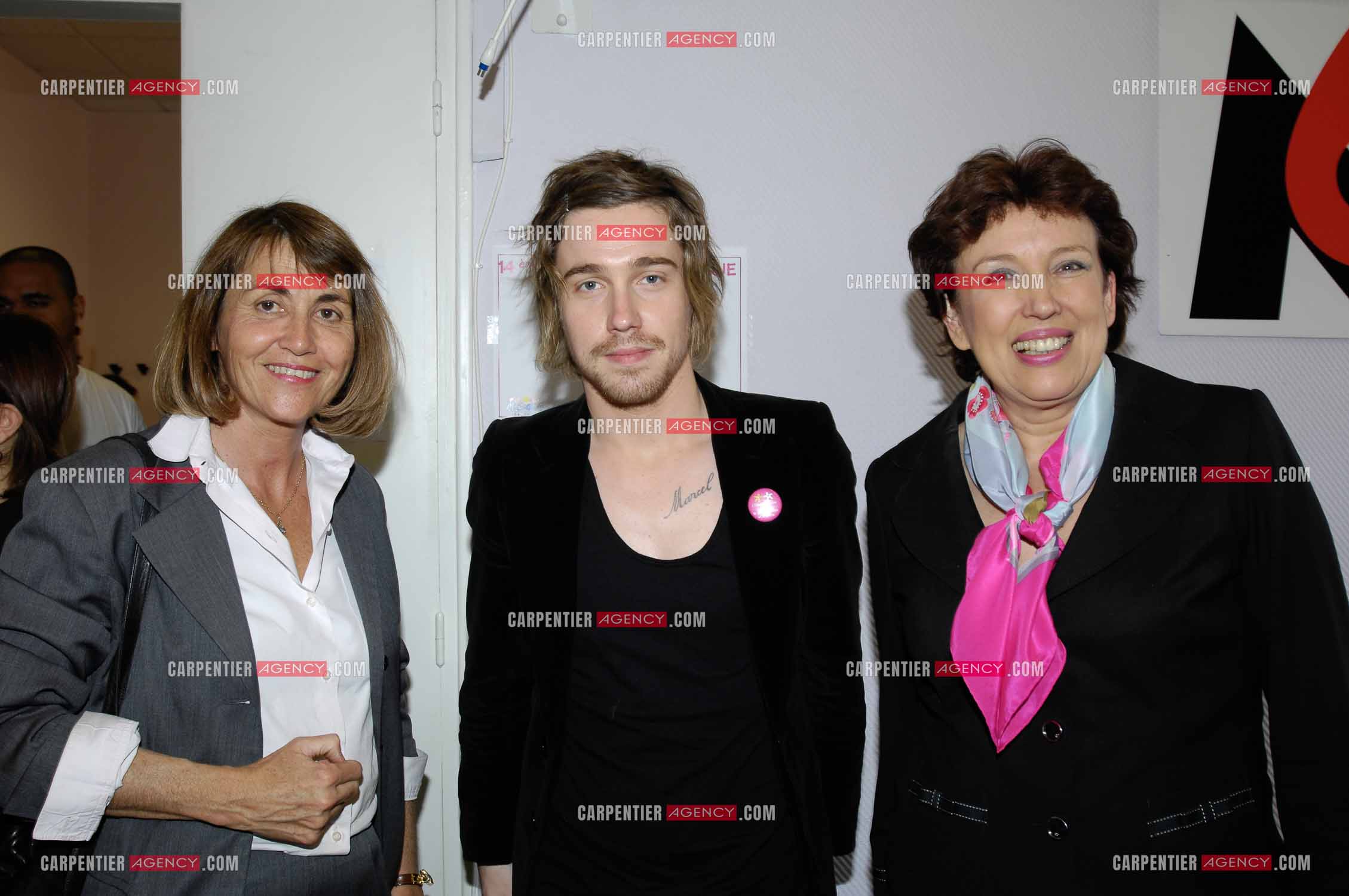 Concert privé pour le soutient du don d'organes et de la greffe dans l'enceinte de l'hôpital Neker à Paris " NECK'AIR DE MUSIQUE “ .  La Ministre de la Culture et de la Communication, porte-parole du gouvernement Madame Christine Albanel,  le gagnant de la Nouvelle Star 2007 Julien Doré et la Ministre de la Santé, de la Jeunesse et des Sports Madame Roselyne Bachelot. ( Exclusif )