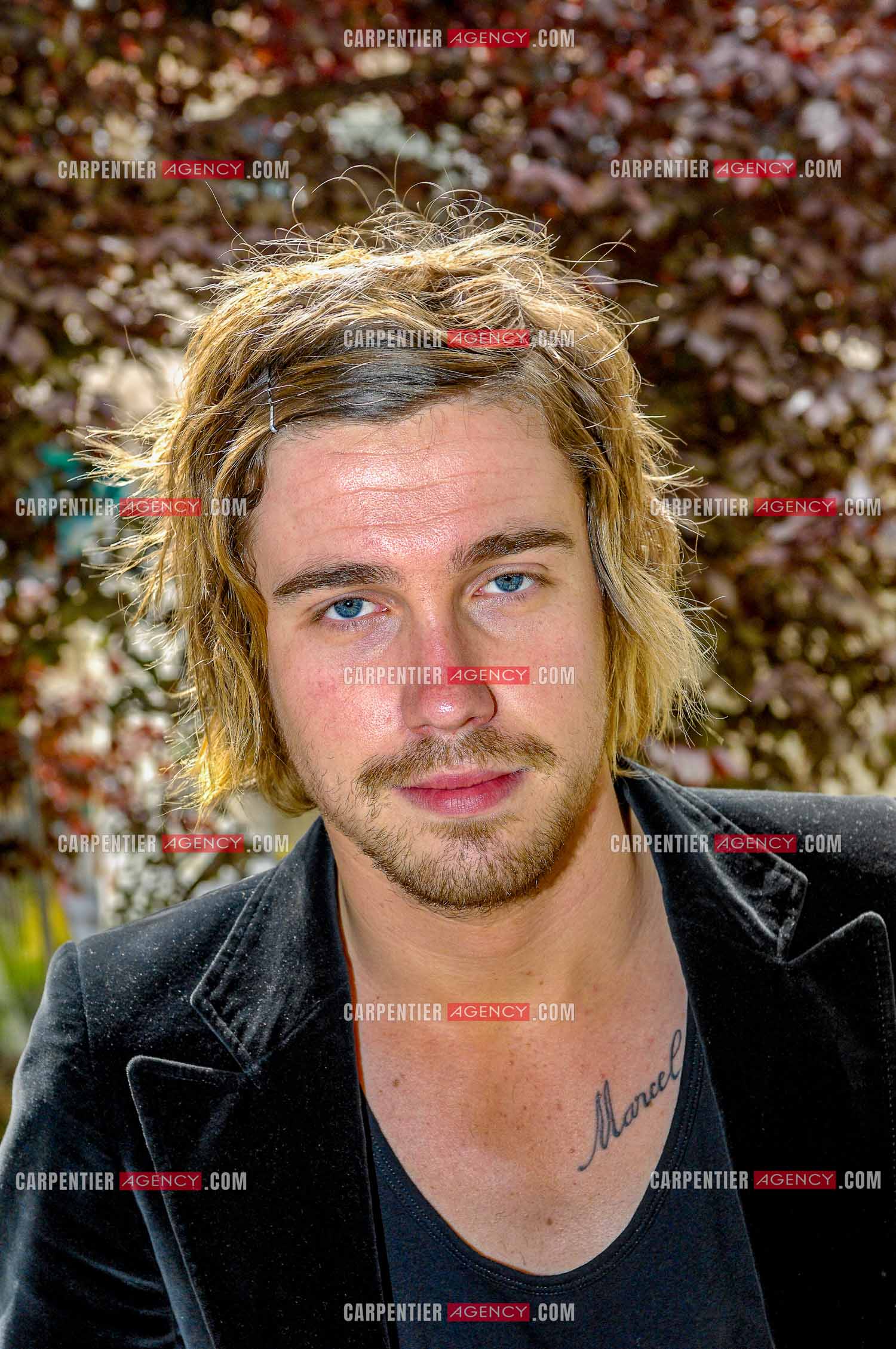 Concert privé pour le soutient du don d'organes et de la greffe dans l'enceinte de l'hôpital Neker à Paris " NECK'AIR DE MUSIQUE “ .  Le gagnant de la Nouvelle Star 2007 Julien Doré. ( Exclusif )