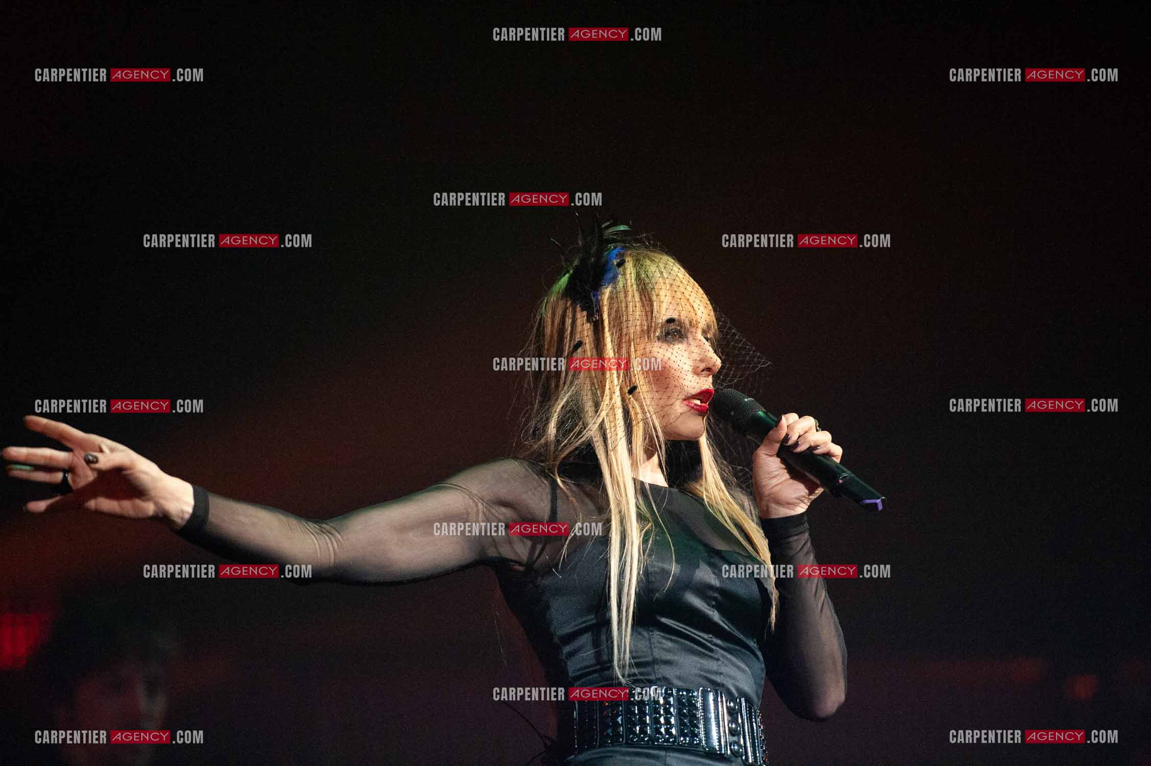 La chanteuse Jeanne Mas connue pour ses tubes “ Toute Première Fois et “ En Rouge et Noir “ dans la tournée RFM LOVE 80 au Zénith de Paris en 2010.        ( Exclusif )