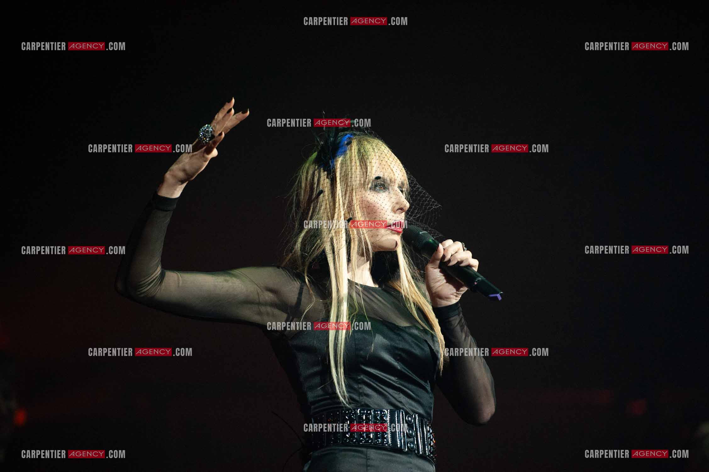 La chanteuse Jeanne Mas connue pour ses tubes “ Toute Première Fois et “ En Rouge et Noir “ dans la tournée RFM LOVE 80 au Zénith de Paris en 2010.        ( Exclusif )