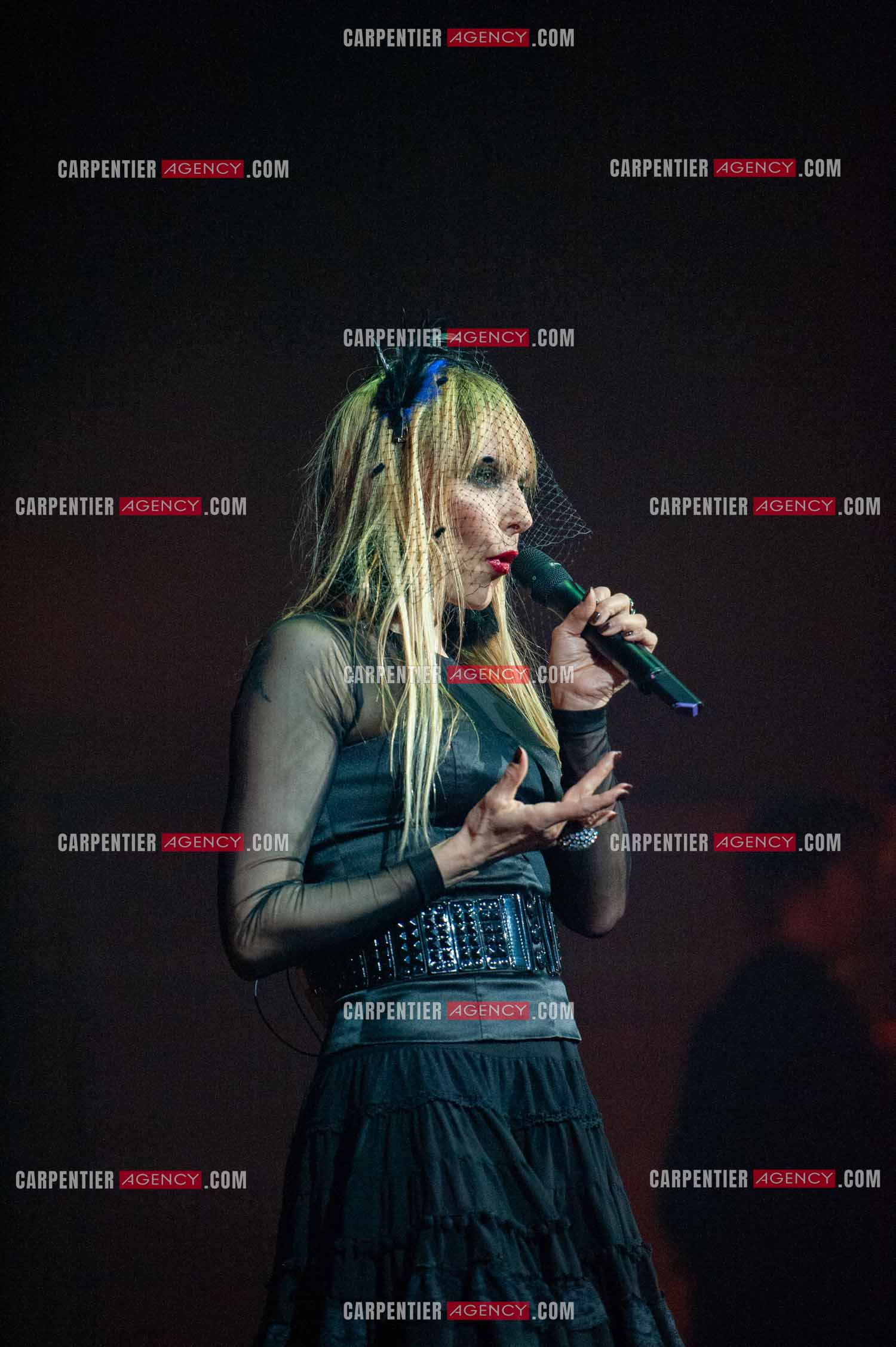 La chanteuse Jeanne Mas connue pour ses tubes “ Toute Première Fois et “ En Rouge et Noir “ dans la tournée RFM LOVE 80 au Zénith de Paris en 2010.        ( Exclusif )
