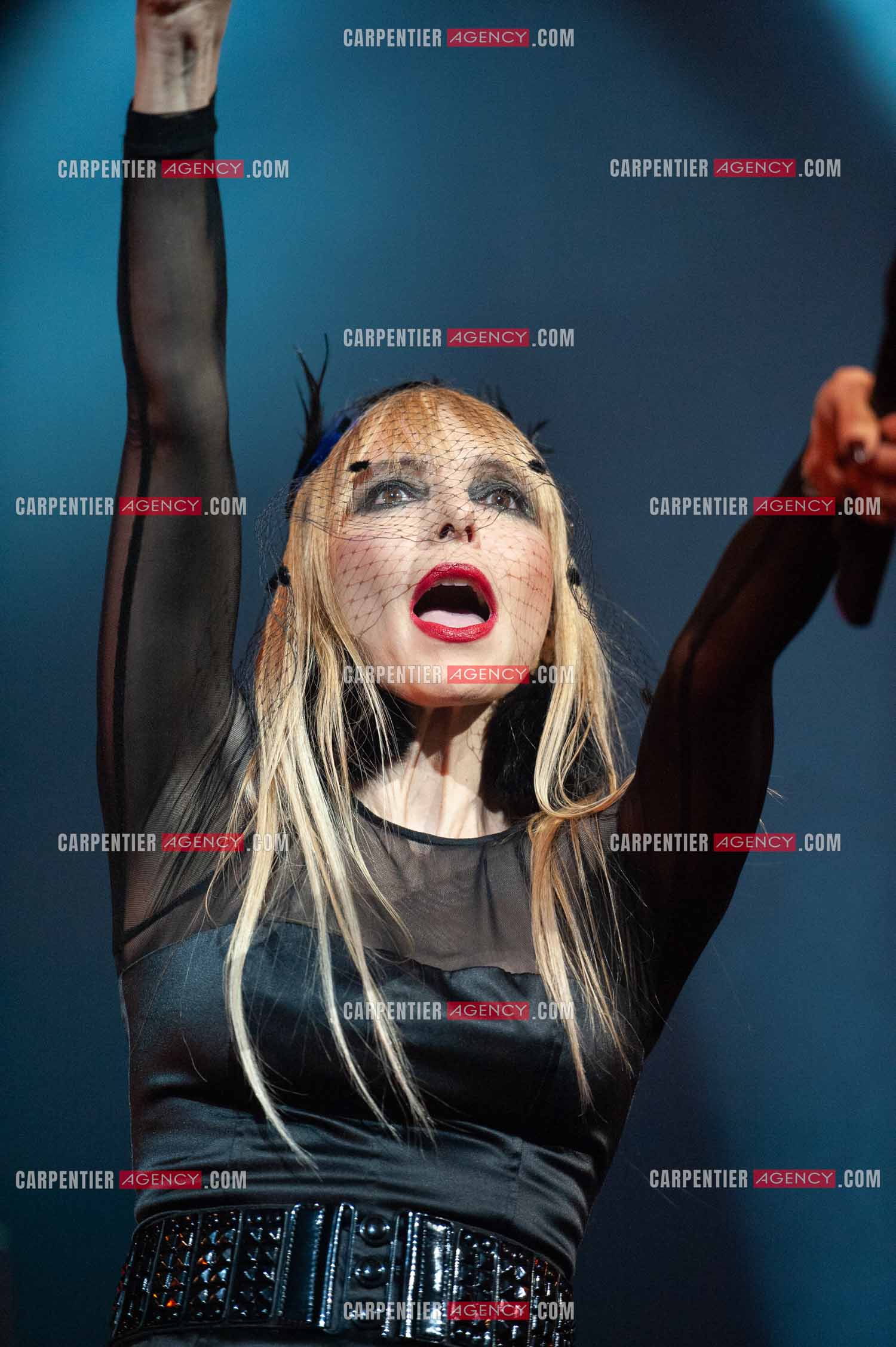 La chanteuse Jeanne Mas connue pour ses tubes “ Toute Première Fois et “ En Rouge et Noir “ dans la tournée RFM LOVE 80 au Zénith de Paris en 2010.        ( Exclusif )
