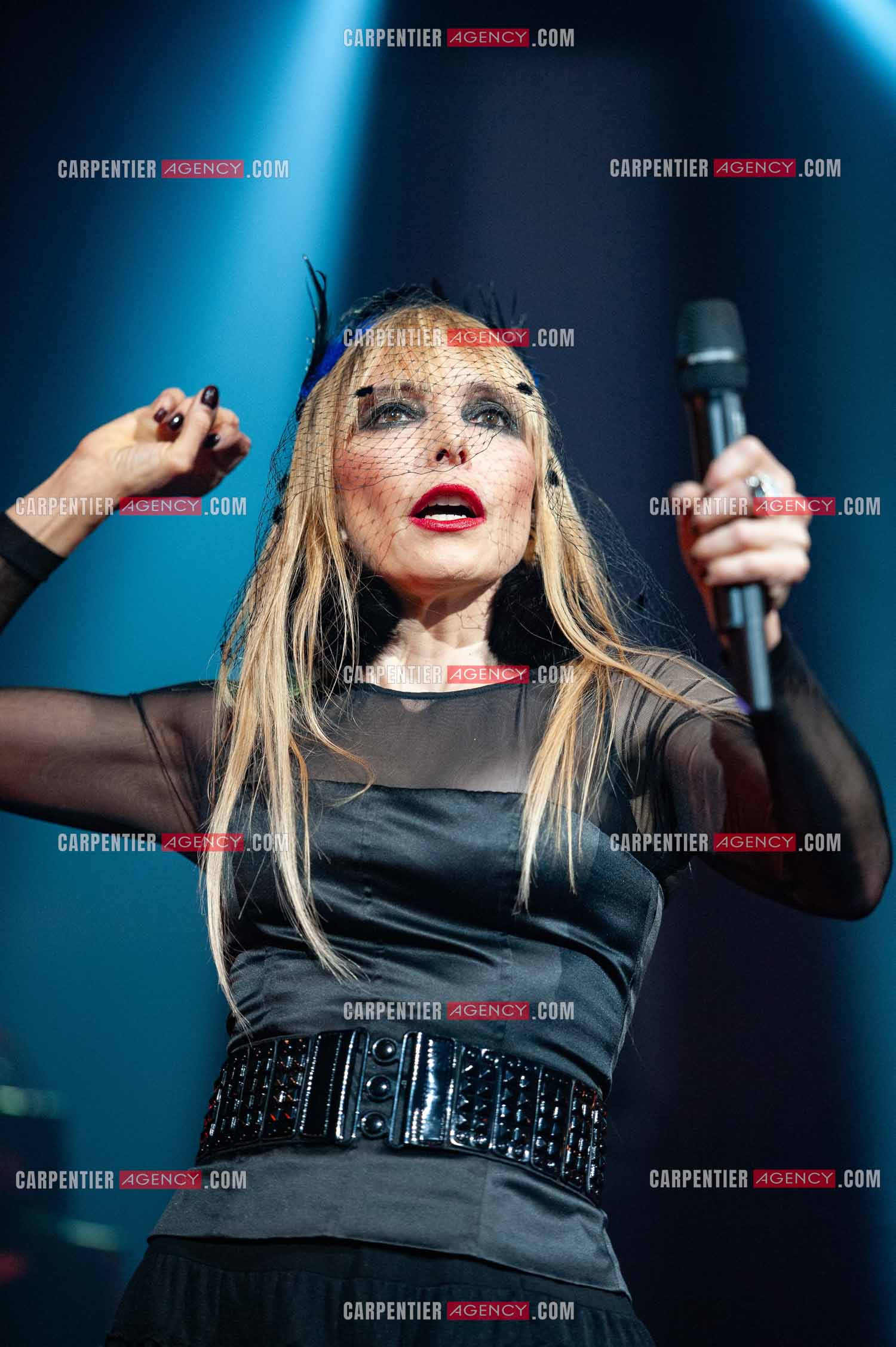 La chanteuse Jeanne Mas connue pour ses tubes “ Toute Première Fois et “ En Rouge et Noir “ dans la tournée RFM LOVE 80 au Zénith de Paris en 2010.        ( Exclusif )