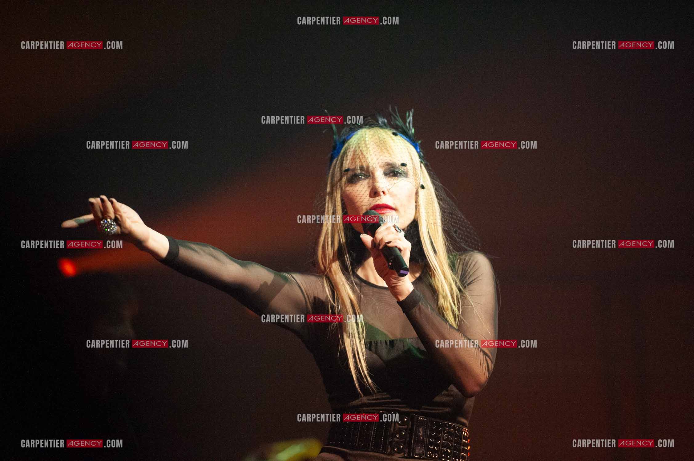 La chanteuse Jeanne Mas connue pour ses tubes “ Toute Première Fois et “ En Rouge et Noir “ dans la tournée RFM LOVE 80 au Zénith de Paris en 2010.        ( Exclusif )