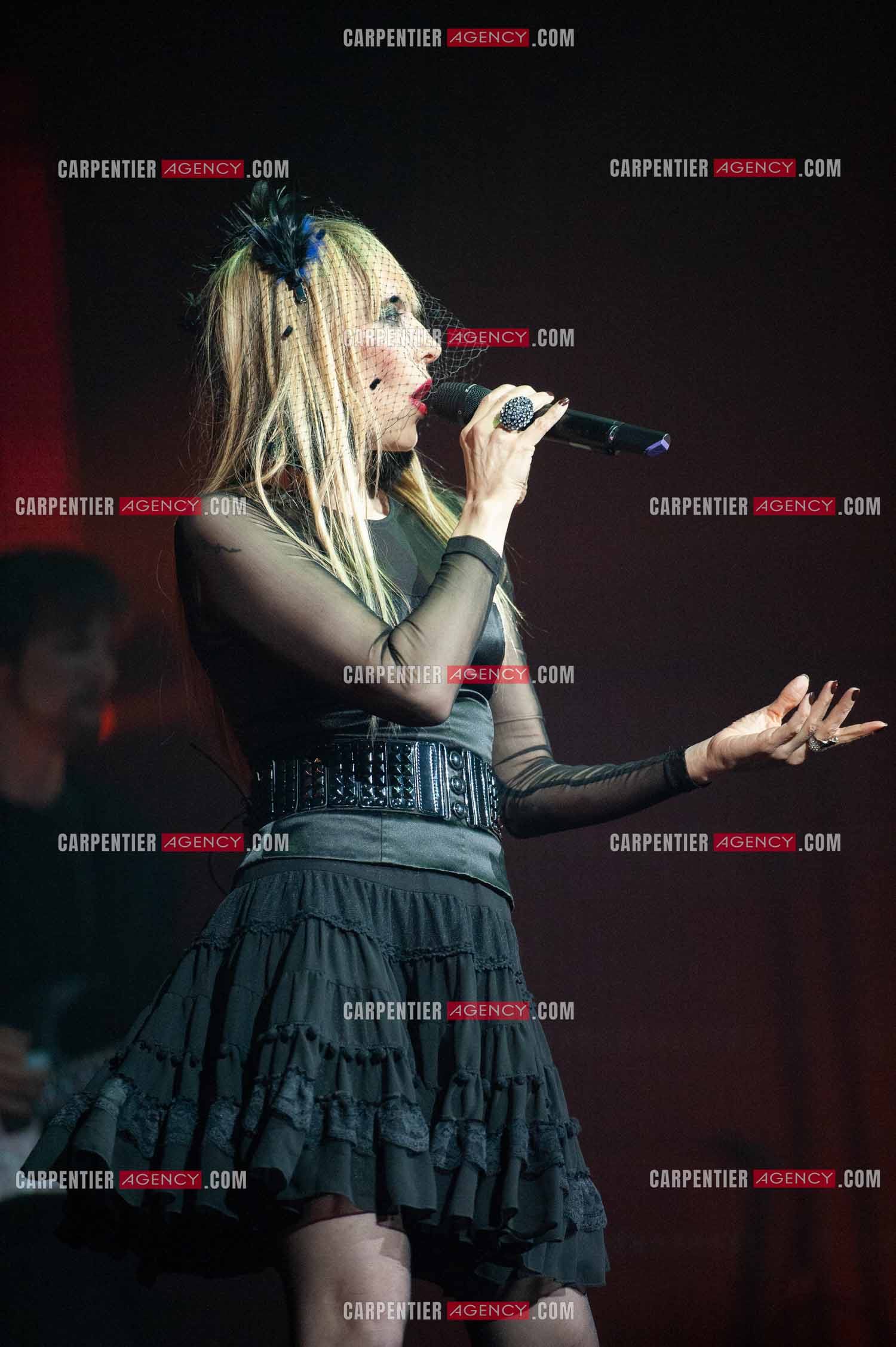 La chanteuse Jeanne Mas connue pour ses tubes “ Toute Première Fois et “ En Rouge et Noir “ dans la tournée RFM LOVE 80 au Zénith de Paris en 2010.        ( Exclusif )