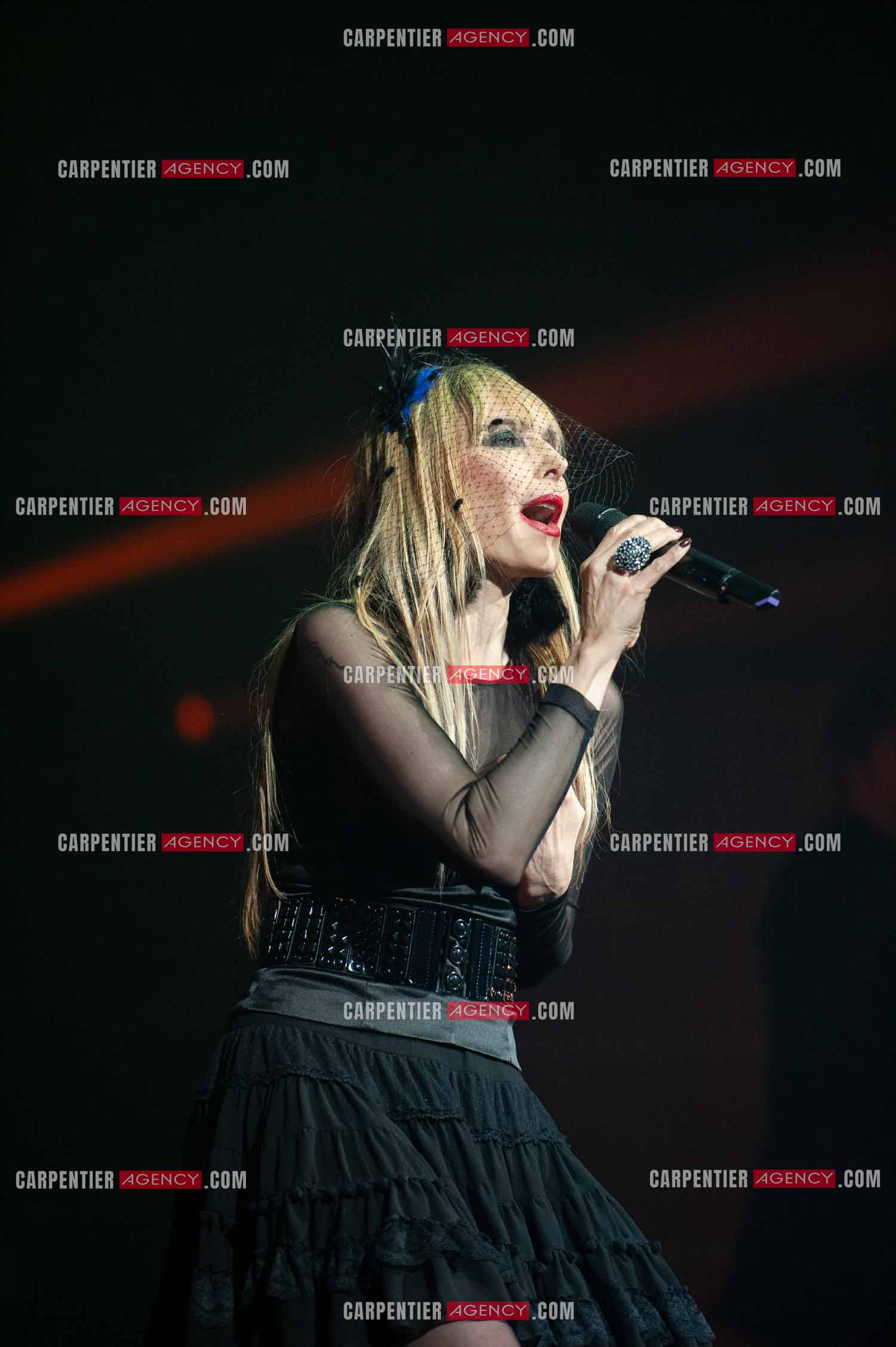 La chanteuse Jeanne Mas connue pour ses tubes “ Toute Première Fois et “ En Rouge et Noir “ dans la tournée RFM LOVE 80 au Zénith de Paris en 2010.        ( Exclusif )