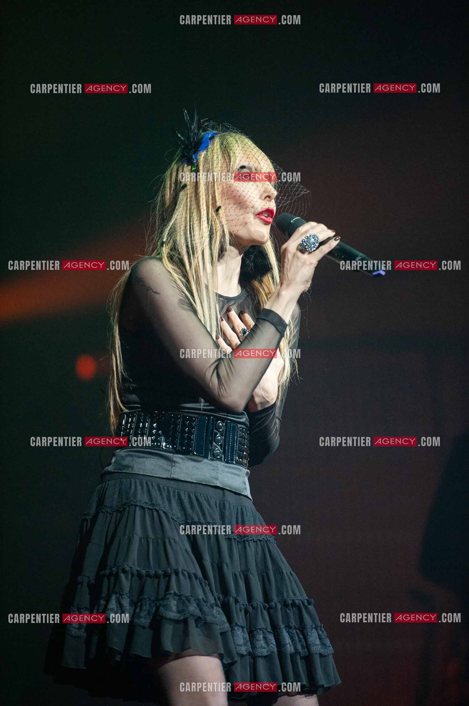 La chanteuse Jeanne Mas connue pour ses tubes “ Toute Première Fois et “ En Rouge et Noir “ dans la tournée RFM LOVE 80 au Zénith de Paris en 2010.        ( Exclusif )