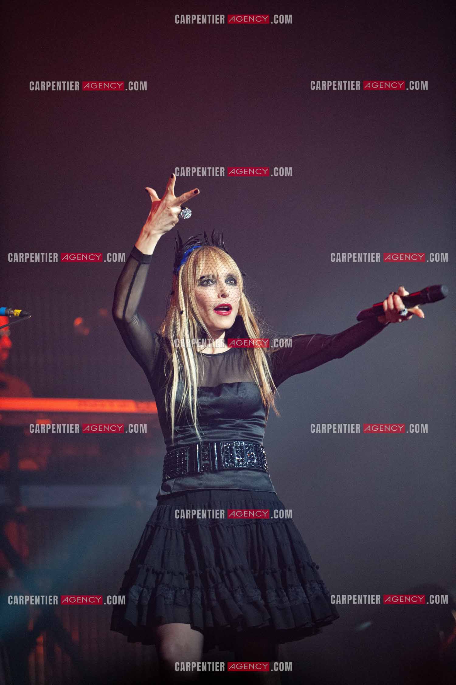 La chanteuse Jeanne Mas connue pour ses tubes “ Toute Première Fois et “ En Rouge et Noir “ dans la tournée RFM LOVE 80 au Zénith de Paris en 2010.        ( Exclusif )