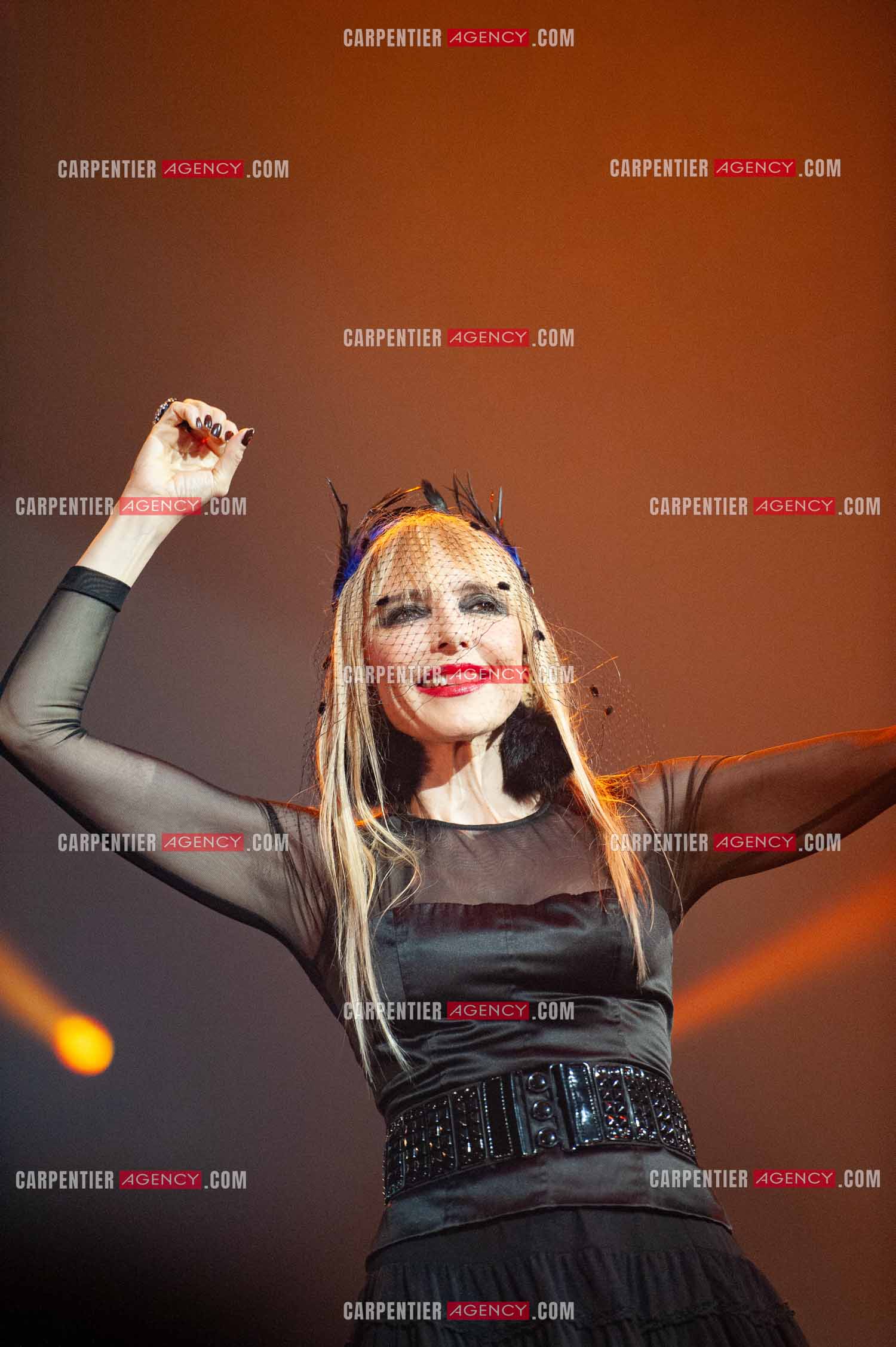 La chanteuse Jeanne Mas connue pour ses tubes “ Toute Première Fois et “ En Rouge et Noir “ dans la tournée RFM LOVE 80 au Zénith de Paris en 2010.        ( Exclusif )