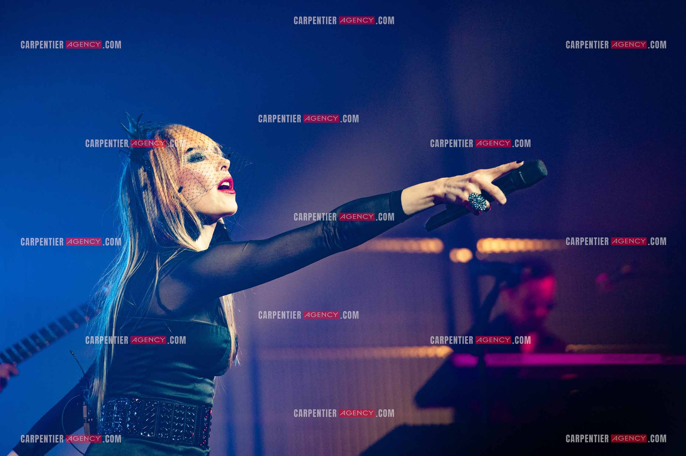 La chanteuse Jeanne Mas connue pour ses tubes “ Toute Première Fois et “ En Rouge et Noir “ dans la tournée RFM LOVE 80 au Zénith de Paris en 2010.        ( Exclusif )