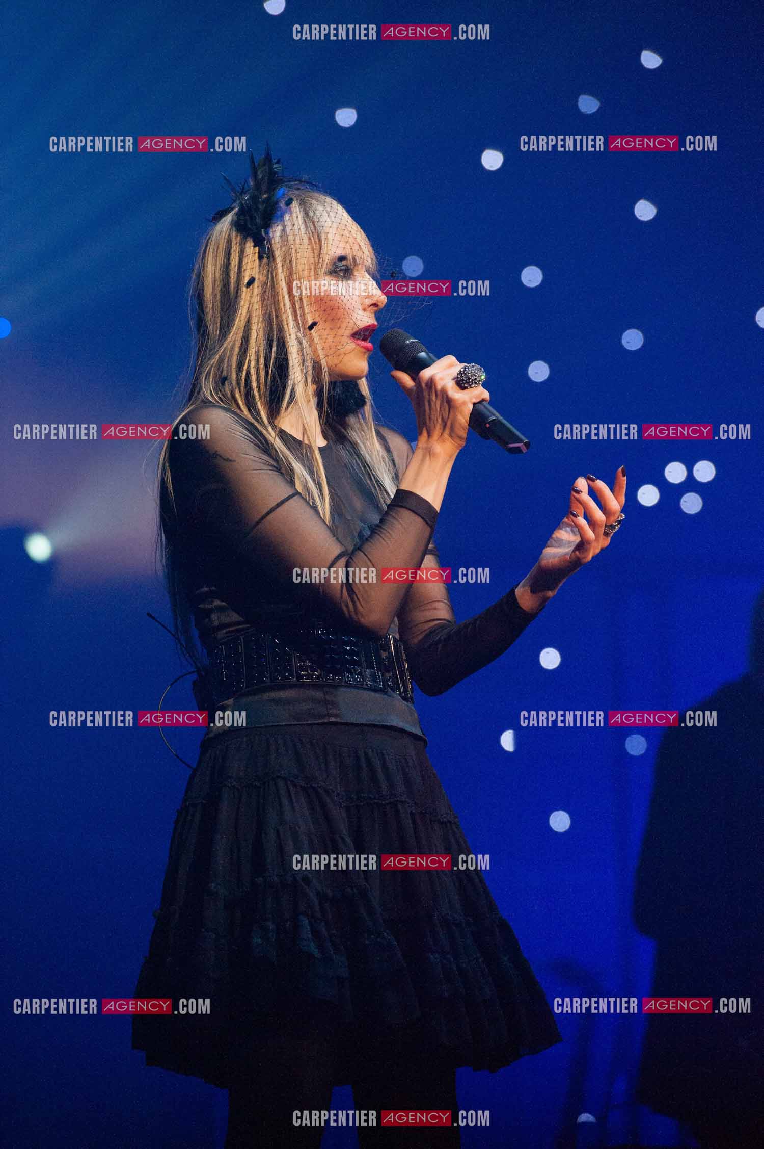La chanteuse Jeanne Mas connue pour ses tubes “ Toute Première Fois et “ En Rouge et Noir “ dans la tournée RFM LOVE 80 au Zénith de Paris en 2010.        ( Exclusif )