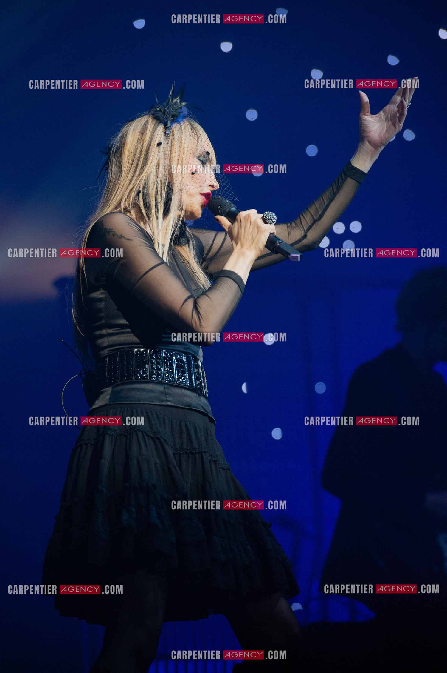 La chanteuse Jeanne Mas connue pour ses tubes “ Toute Première Fois et “ En Rouge et Noir “ dans la tournée RFM LOVE 80 au Zénith de Paris en 2010.        ( Exclusif )