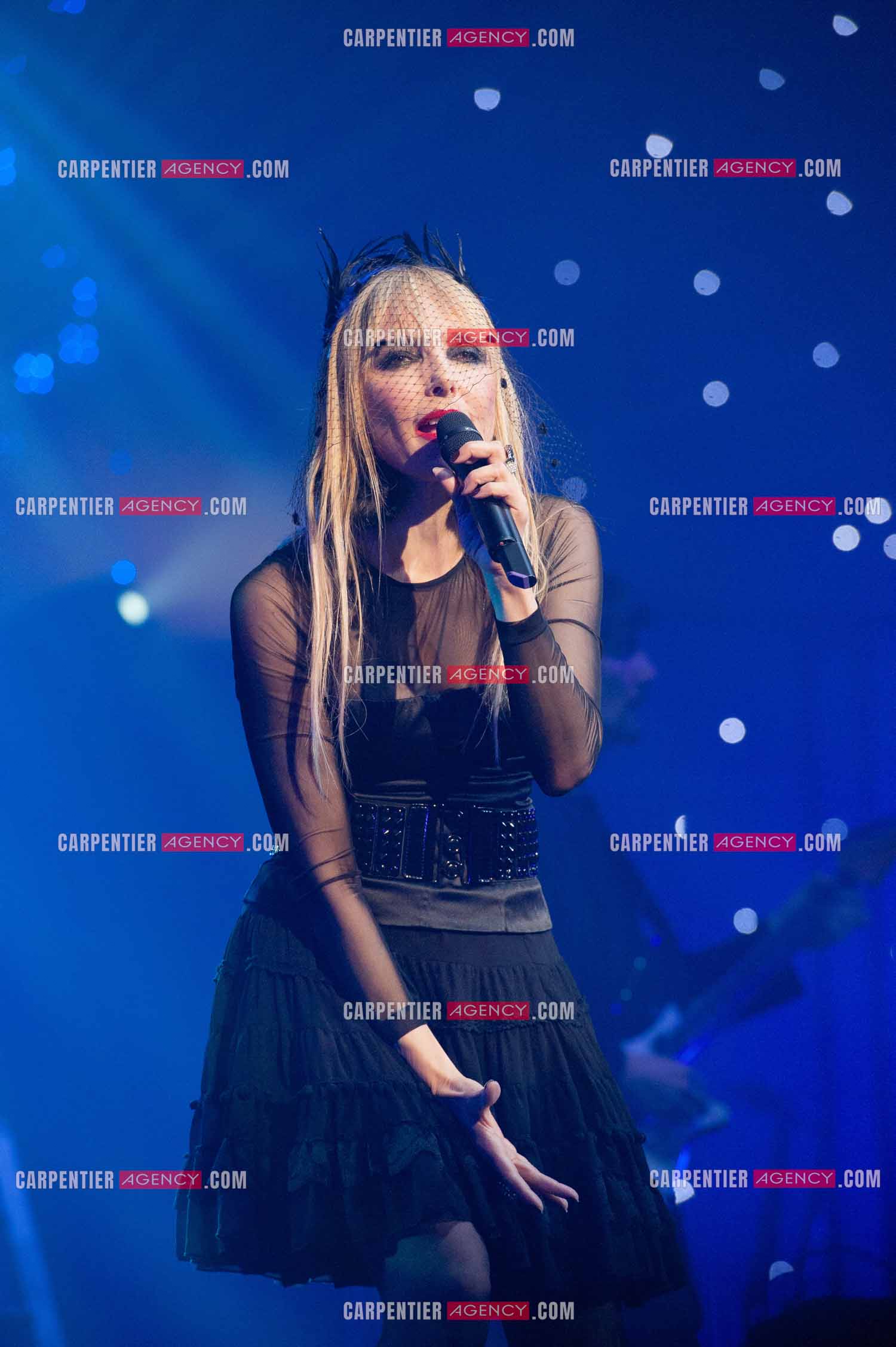 La chanteuse Jeanne Mas connue pour ses tubes “ Toute Première Fois et “ En Rouge et Noir “ dans la tournée RFM LOVE 80 au Zénith de Paris en 2010.        ( Exclusif )