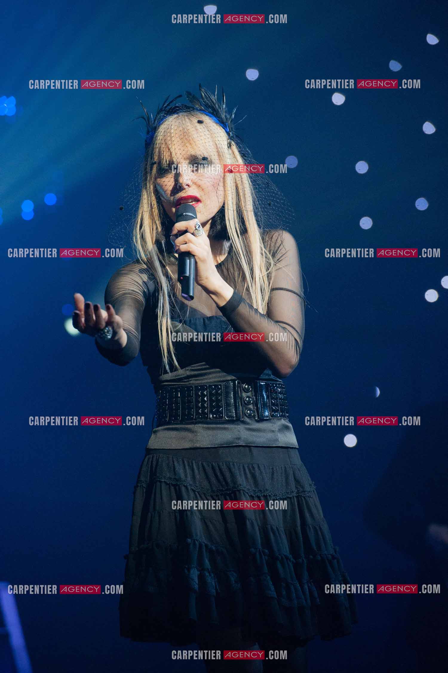 La chanteuse Jeanne Mas connue pour ses tubes “ Toute Première Fois et “ En Rouge et Noir “ dans la tournée RFM LOVE 80 au Zénith de Paris en 2010.        ( Exclusif )