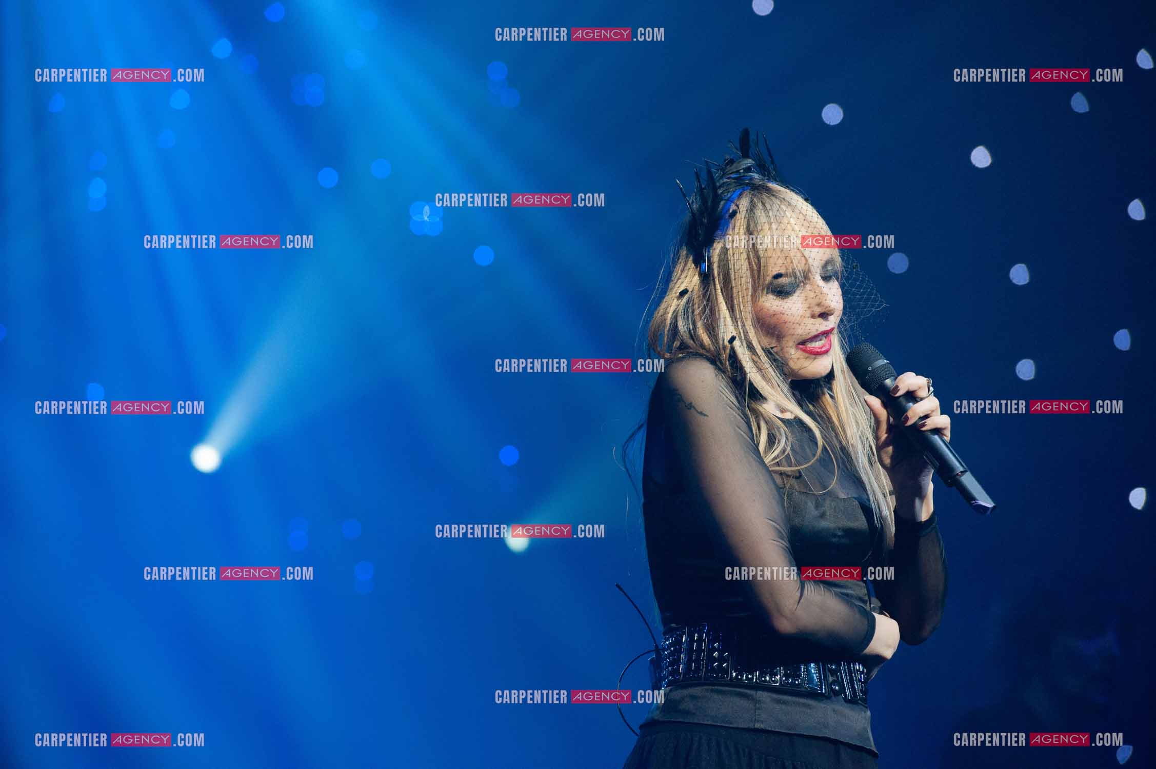 La chanteuse Jeanne Mas connue pour ses tubes “ Toute Première Fois et “ En Rouge et Noir “ dans la tournée RFM LOVE 80 au Zénith de Paris en 2010.        ( Exclusif )