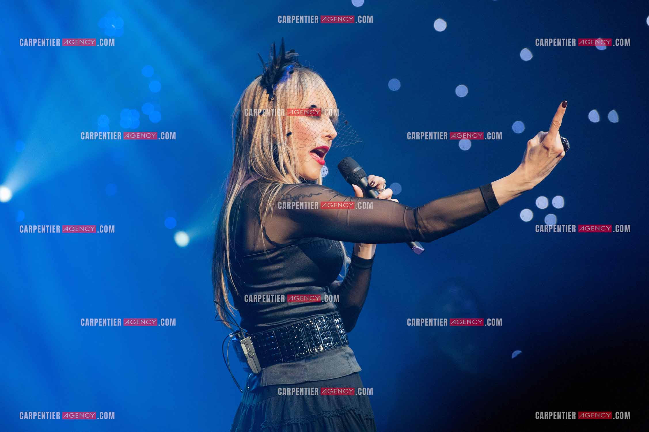 La chanteuse Jeanne Mas connue pour ses tubes “ Toute Première Fois et “ En Rouge et Noir “ dans la tournée RFM LOVE 80 au Zénith de Paris en 2010.        ( Exclusif )