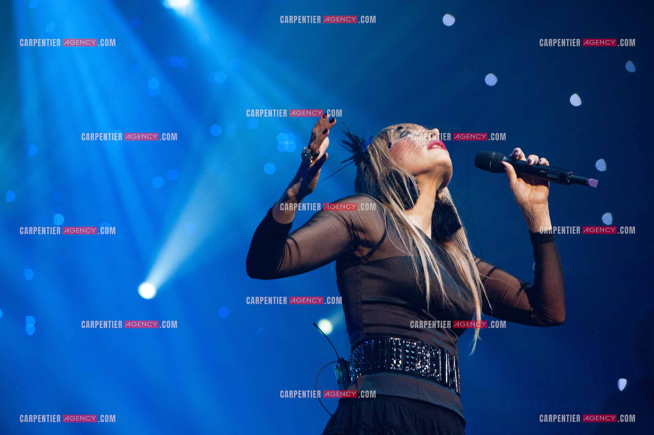 La chanteuse Jeanne Mas connue pour ses tubes “ Toute Première Fois et “ En Rouge et Noir “ dans la tournée RFM LOVE 80 au Zénith de Paris en 2010.        ( Exclusif )