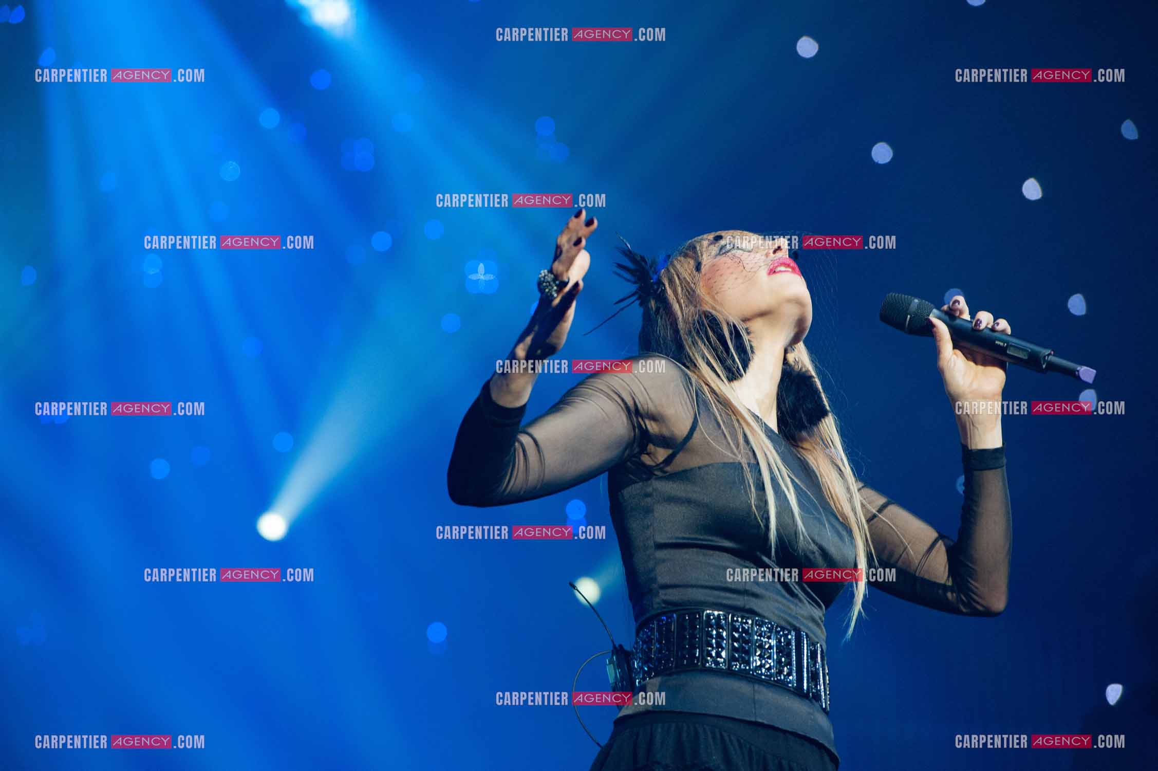 La chanteuse Jeanne Mas connue pour ses tubes “ Toute Première Fois et “ En Rouge et Noir “ dans la tournée RFM LOVE 80 au Zénith de Paris en 2010.        ( Exclusif )