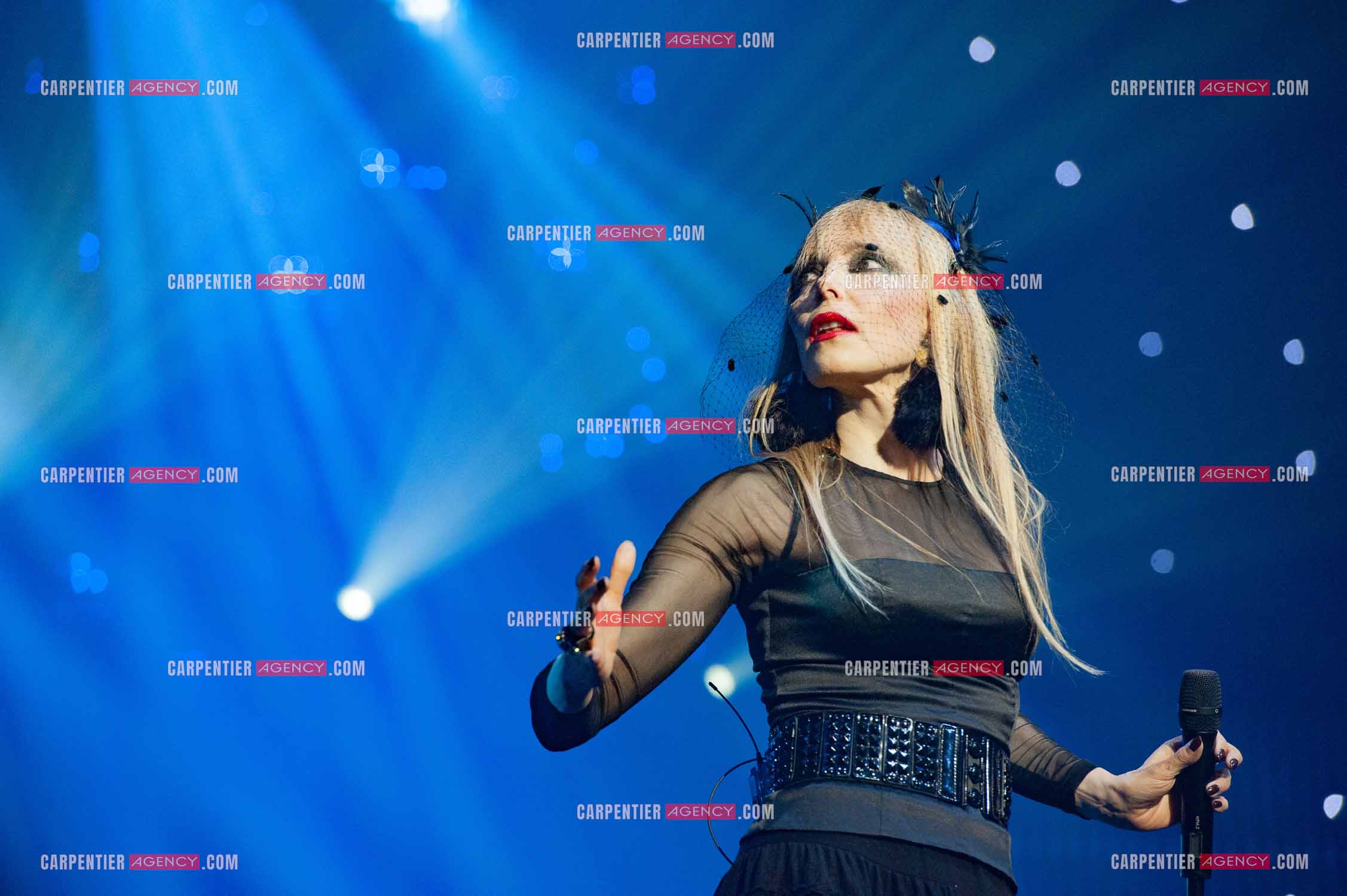 La chanteuse Jeanne Mas connue pour ses tubes “ Toute Première Fois et “ En Rouge et Noir “ dans la tournée RFM LOVE 80 au Zénith de Paris en 2010.        ( Exclusif )