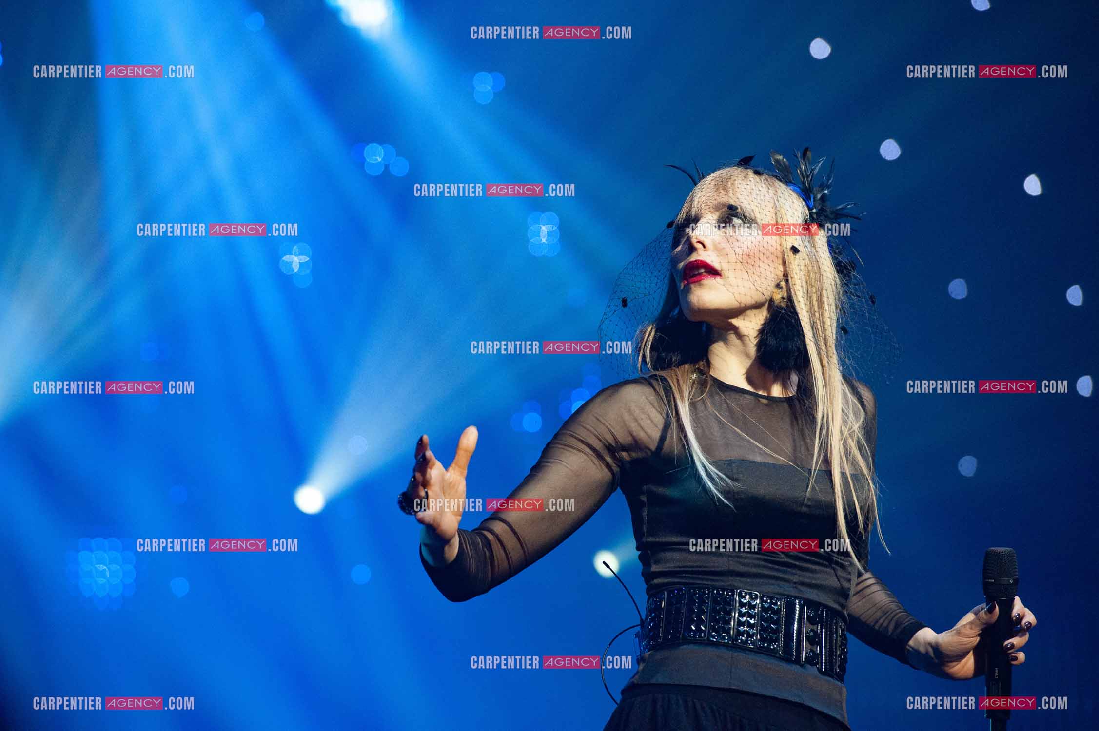 La chanteuse Jeanne Mas connue pour ses tubes “ Toute Première Fois et “ En Rouge et Noir “ dans la tournée RFM LOVE 80 au Zénith de Paris en 2010.        ( Exclusif )