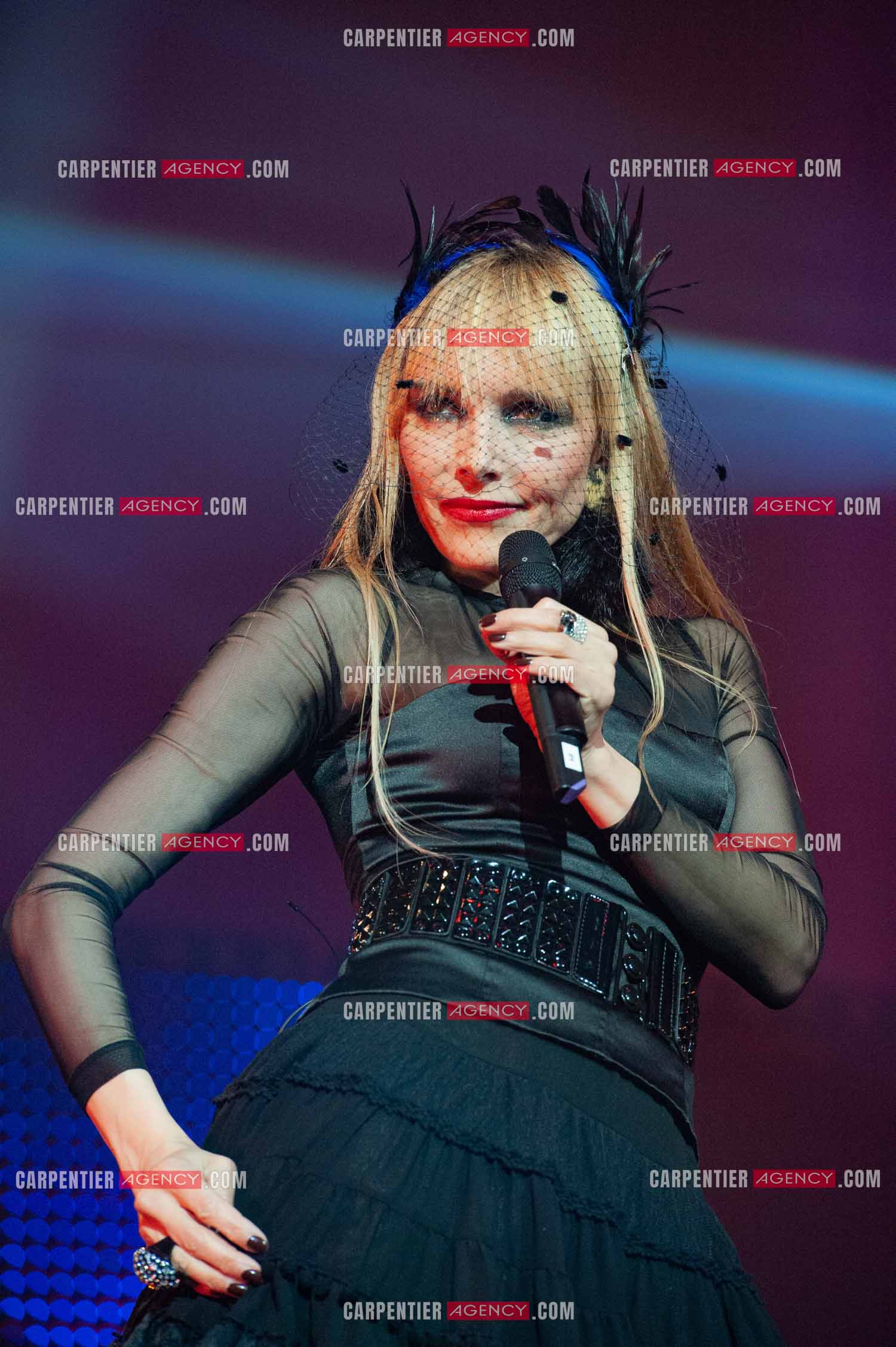 La chanteuse Jeanne Mas connue pour ses tubes “ Toute Première Fois et “ En Rouge et Noir “ dans la tournée RFM LOVE 80 au Zénith de Paris en 2010.        ( Exclusif )