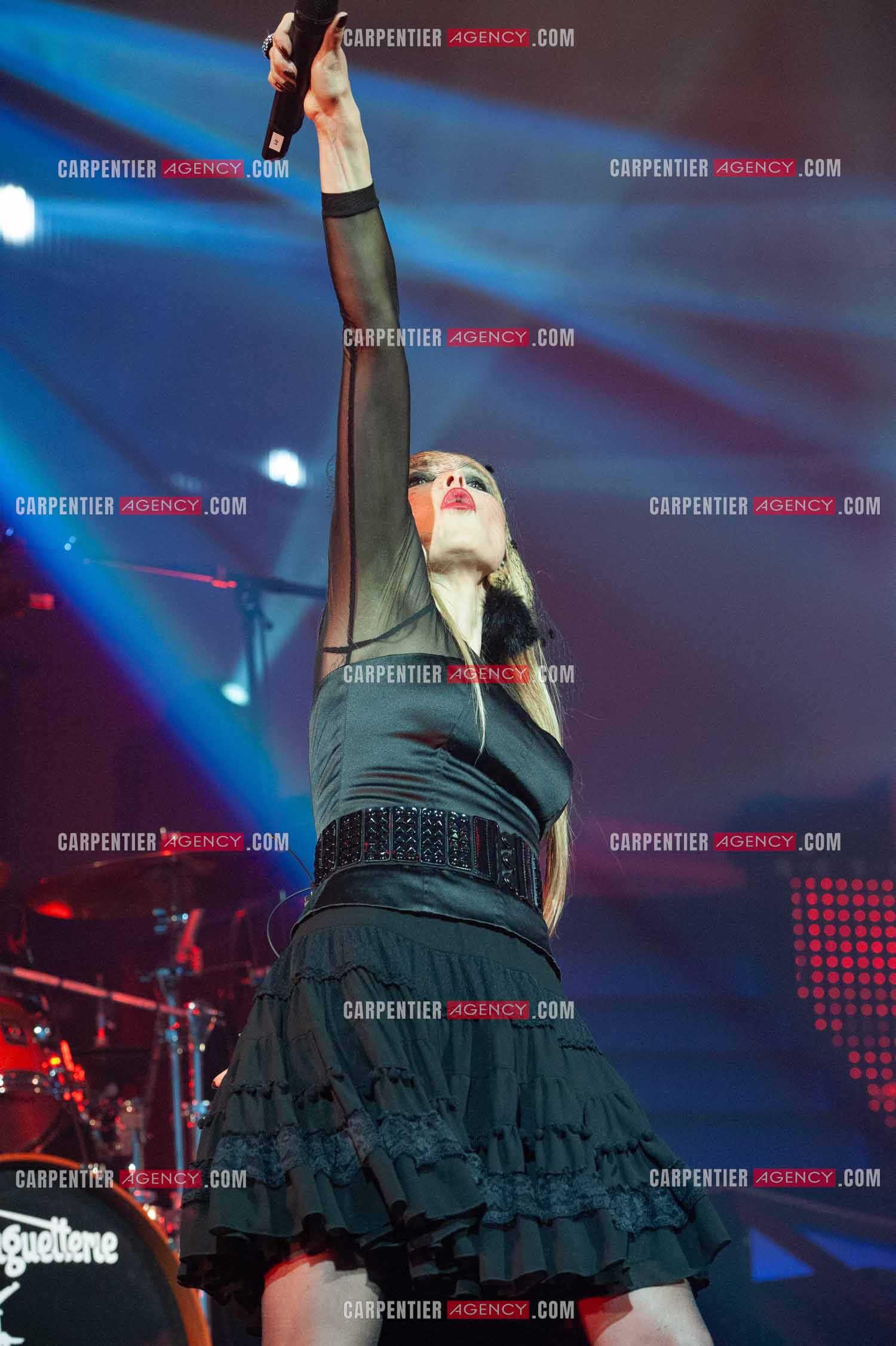 La chanteuse Jeanne Mas connue pour ses tubes “ Toute Première Fois et “ En Rouge et Noir “ dans la tournée RFM LOVE 80 au Zénith de Paris en 2010.        ( Exclusif )