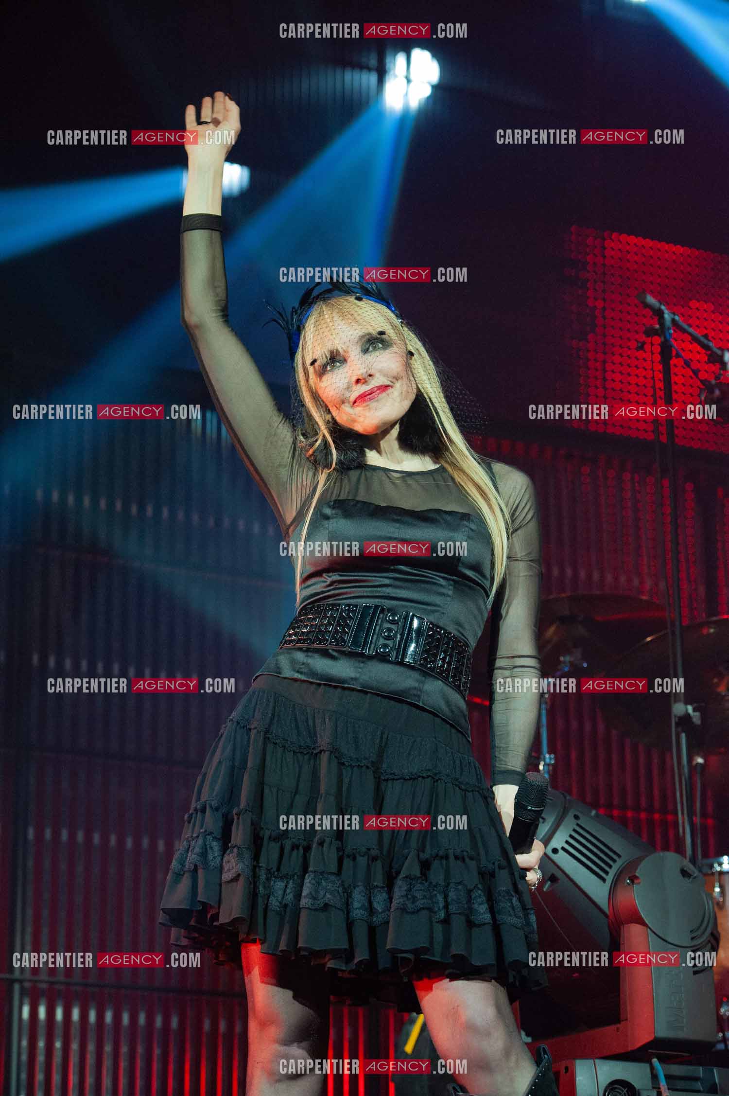 La chanteuse Jeanne Mas connue pour ses tubes “ Toute Première Fois et “ En Rouge et Noir “ dans la tournée RFM LOVE 80 au Zénith de Paris en 2010.        ( Exclusif )