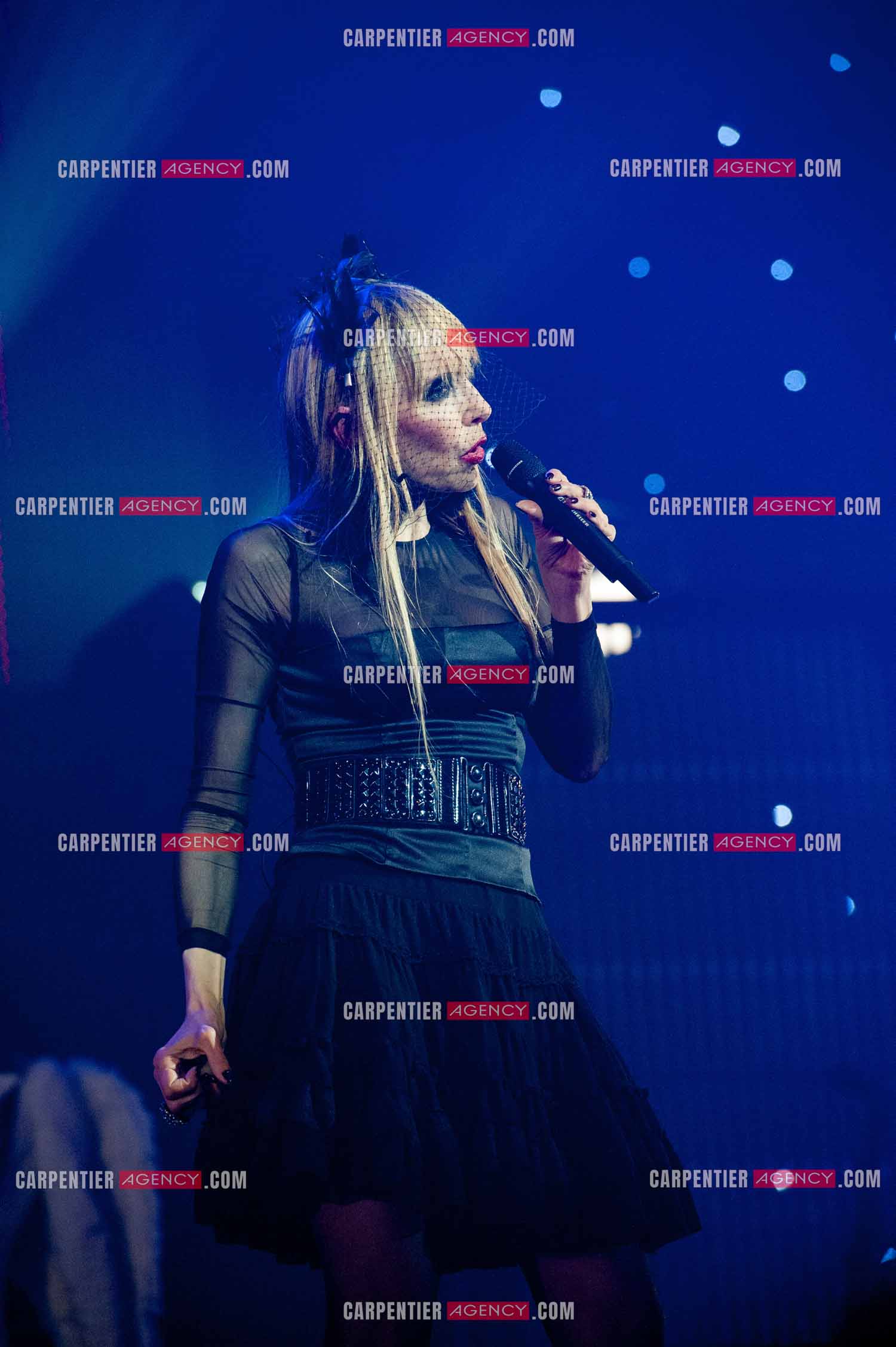 La chanteuse Jeanne Mas connue pour ses tubes “ Toute Première Fois et “ En Rouge et Noir “ dans la tournée RFM LOVE 80 au Zénith de Paris en 2010.        ( Exclusif )