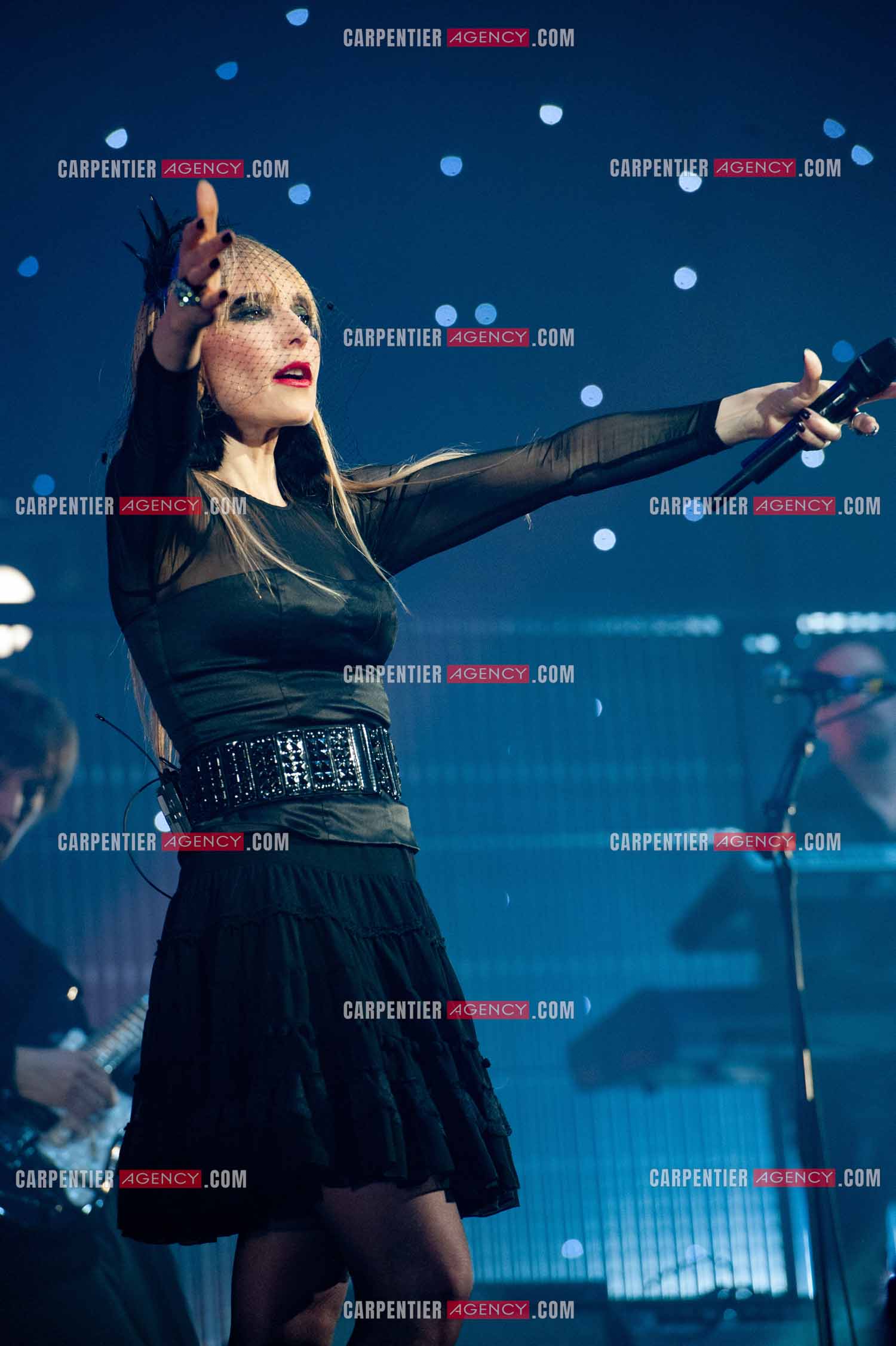 La chanteuse Jeanne Mas connue pour ses tubes “ Toute Première Fois et “ En Rouge et Noir “ dans la tournée RFM LOVE 80 au Zénith de Paris en 2010.        ( Exclusif )